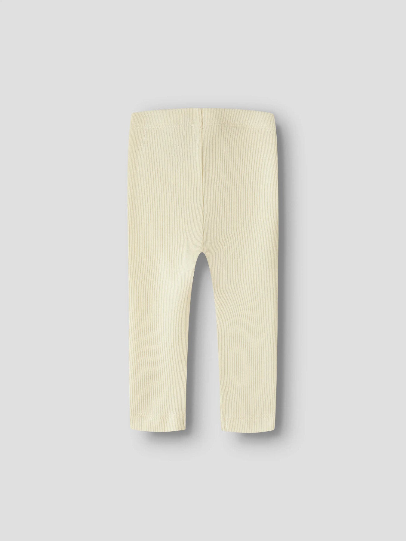 Ljus gul baby leggings i ekologisk bomull. Bebis byxor till flicka i mjuk ribbad kvalitet.
13198040
NBNKAB LEGGING NOOS