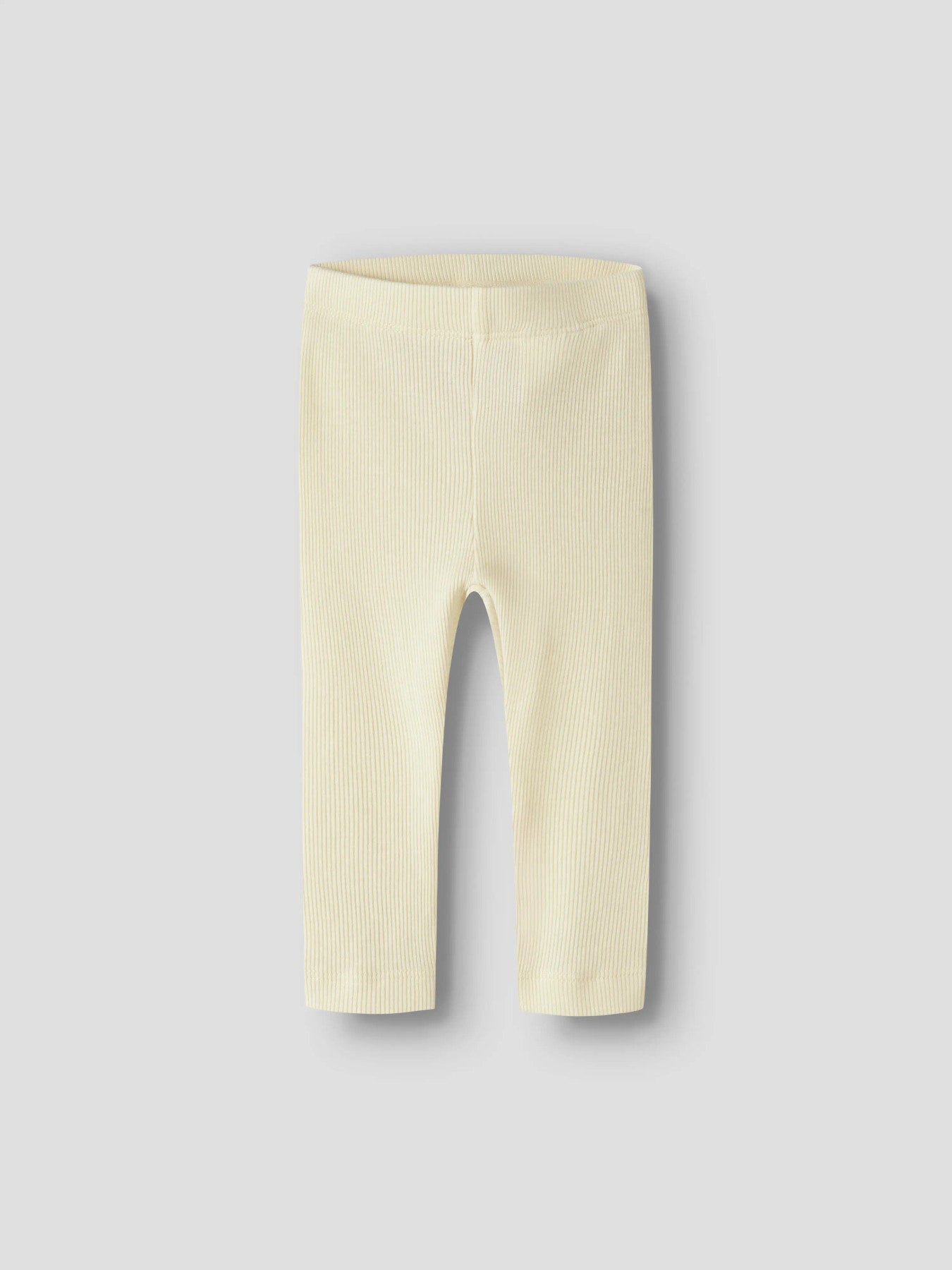 Ljus gul baby leggings i ekologisk bomull. Bebis byxor till flicka i mjuk ribbad kvalitet.
13198040
NBNKAB LEGGING NOOS