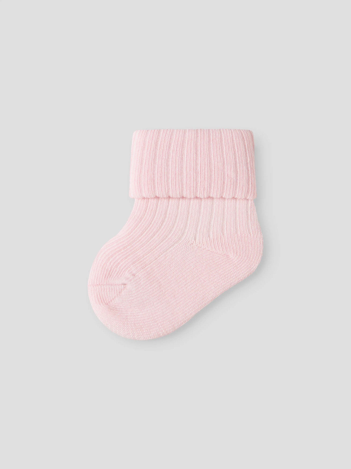 Ljus rosa baby strumpor till flicka. Bebis strumpor till nyfödd baby flicka från Name it.
NBFNOBBA SOCK
13207439