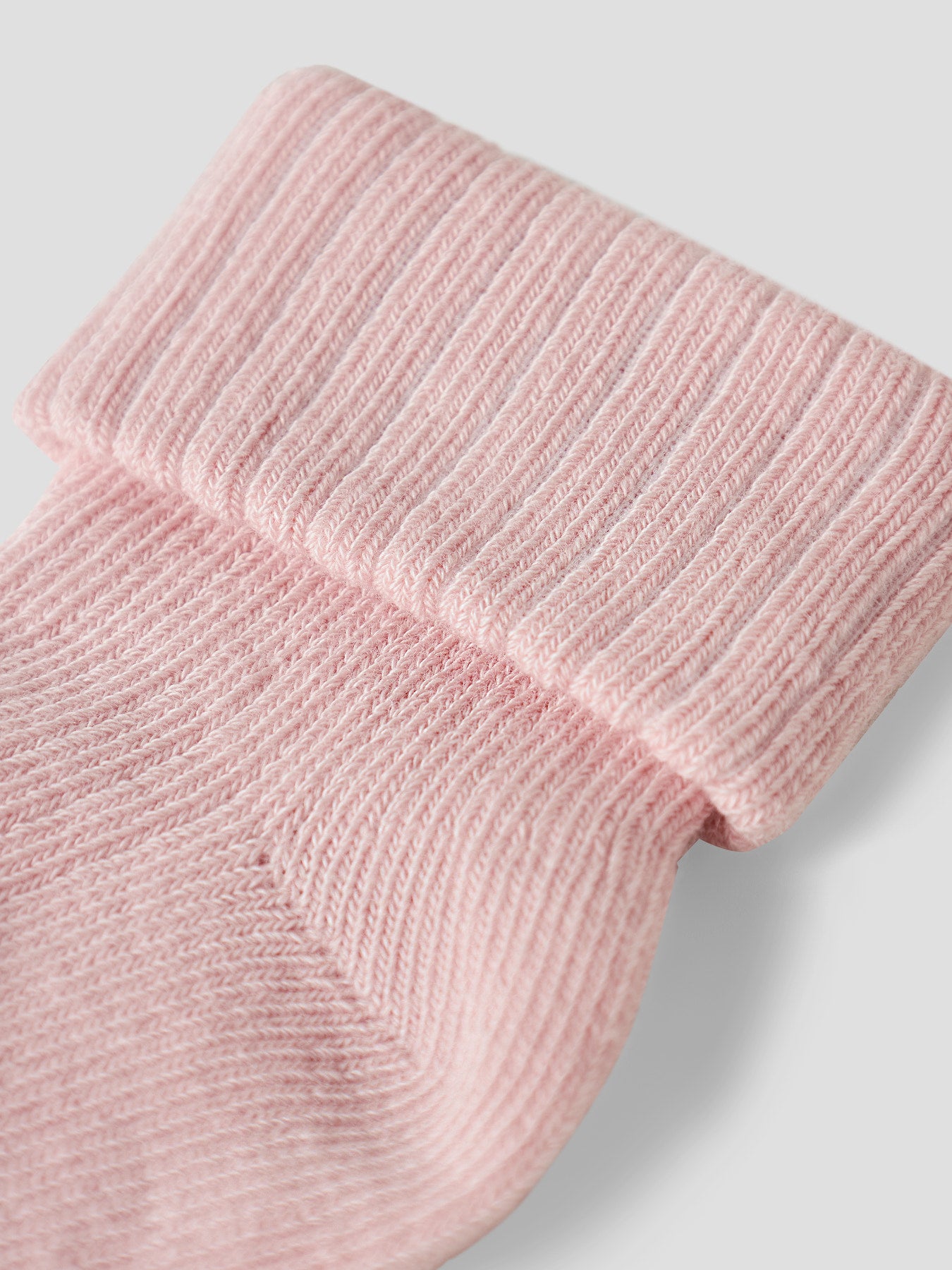 Ljus rosa baby strumpor till flicka. Bebis strumpor till nyfödd baby flicka från Name it.
NBFNOBBA SOCK
13207439