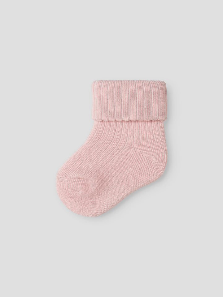 Ljus rosa baby strumpor till flicka. Bebis strumpor till nyfödd baby flicka från Name it.
NBFNOBBA SOCK
13207439