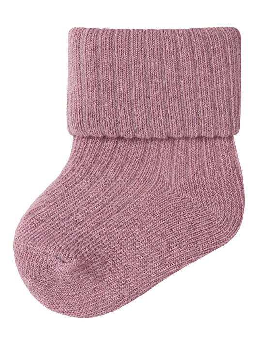 Gammel rosa baby strumpor till flicka. Bebis strumpor till nyfödd baby flicka från Name it.
NBFNOBBA SOCK
13207439