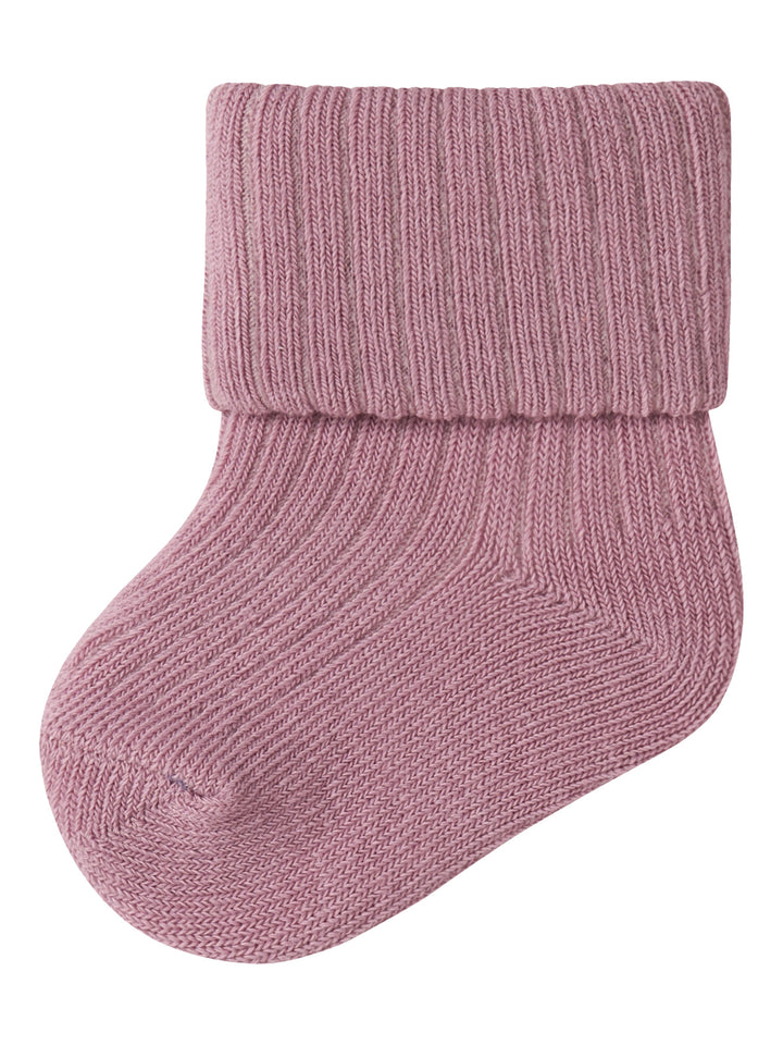 Gammel rosa baby strumpor till flicka. Bebis strumpor till nyfödd baby flicka från Name it.
NBFNOBBA SOCK
13207439