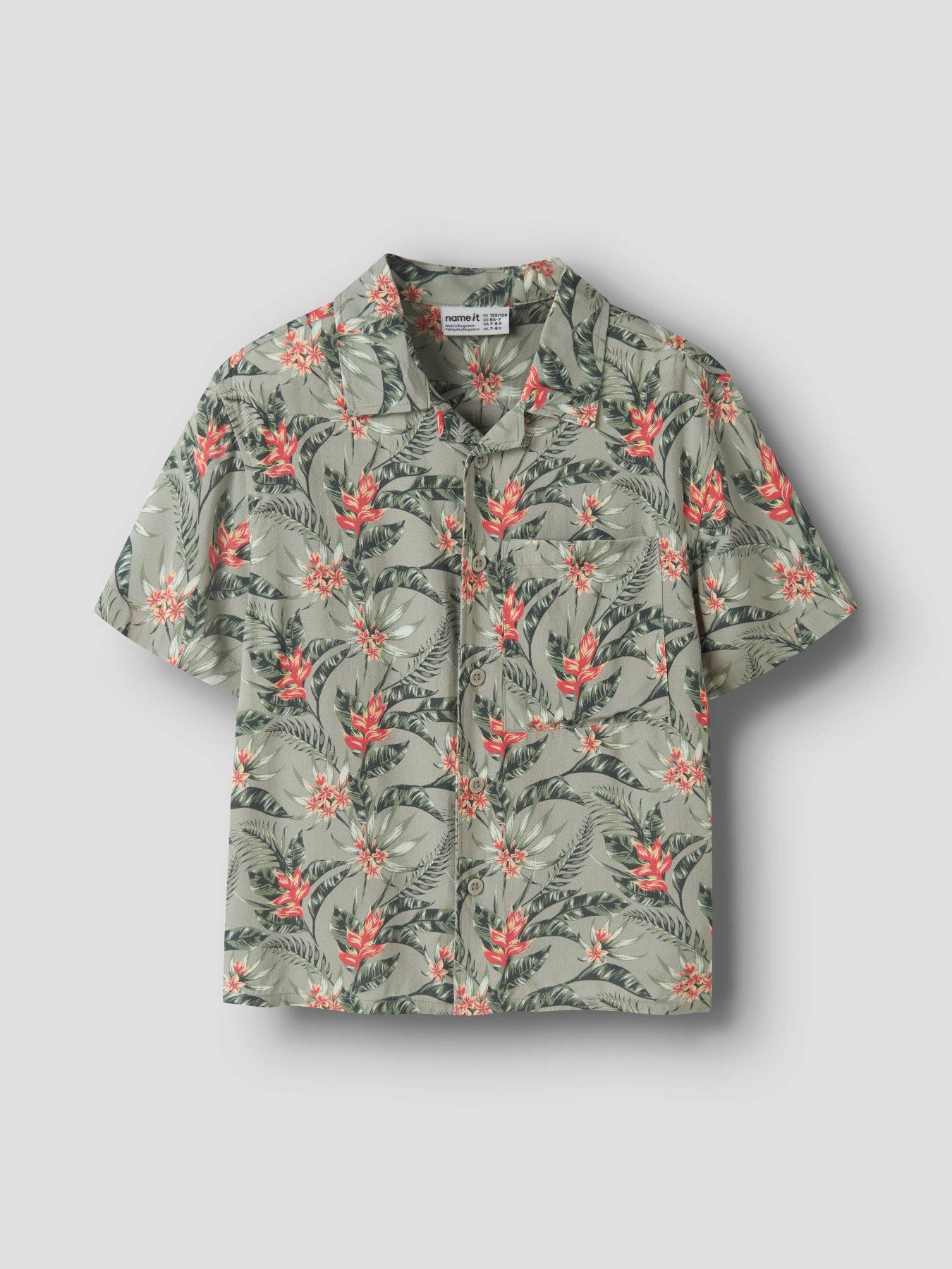 Grön blommig kortärmad skjorta till pojke. Skön sommar skjorta till barn och ungdom kille från Name it.
NKMFERANE SS SHIRT BOX
13214159