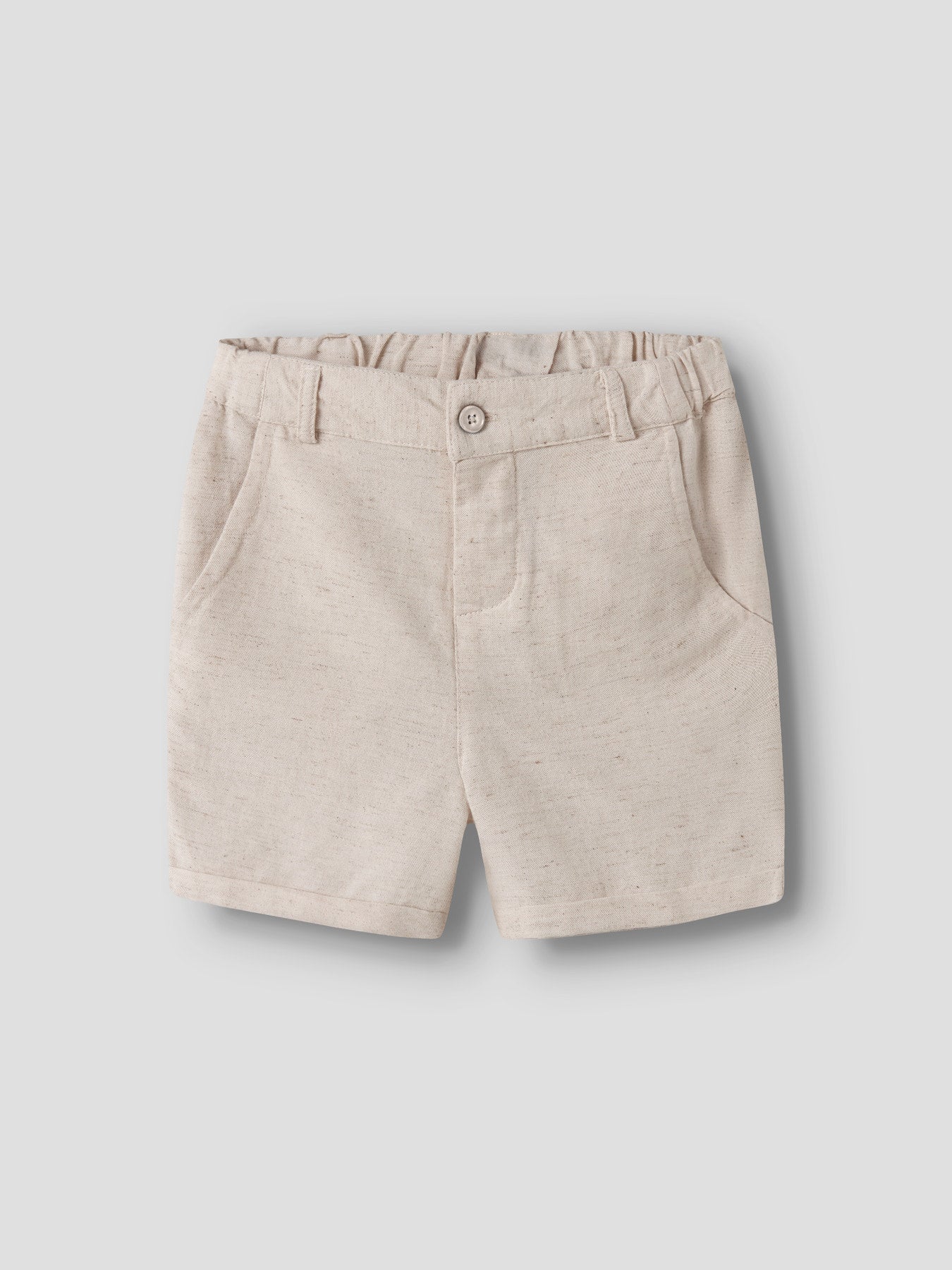 Ljus beige linneshorts till pojke. Sköna sommar shorts i lin till pojke från Name it.
NMMFAHER SHORTS
13214173