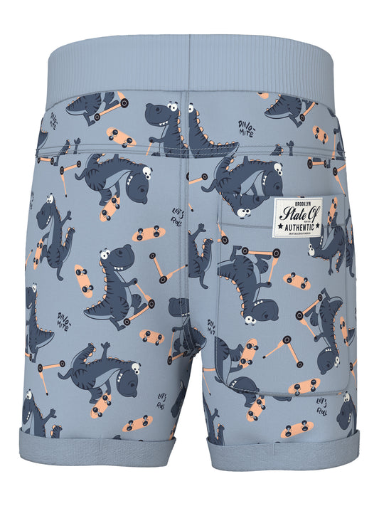 Blå mönstrad short med dinosaurier och skateboard till pojke. Sommar dino short till liten kille från Name it.
NMMVERMO AOP LONG SWE SHORTS UNB F NOOS
13215007