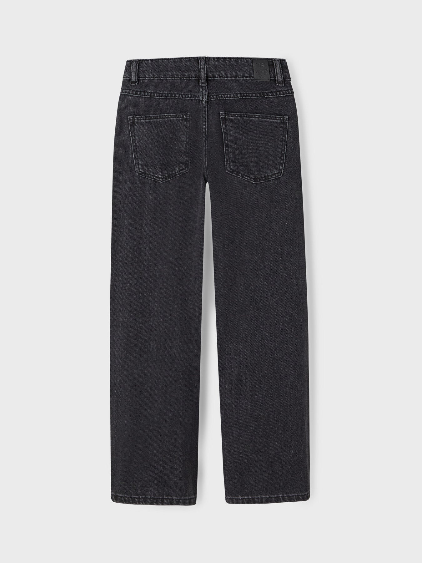 Svarta jeans med strass stenar till flicka. Glitter jeans i tvättad look, raka regular jeans till tjej från Name it i ekologisk bomull.
NKFROSE STRAIGH RHINE JEANS 3366-BE NOOS
13218358