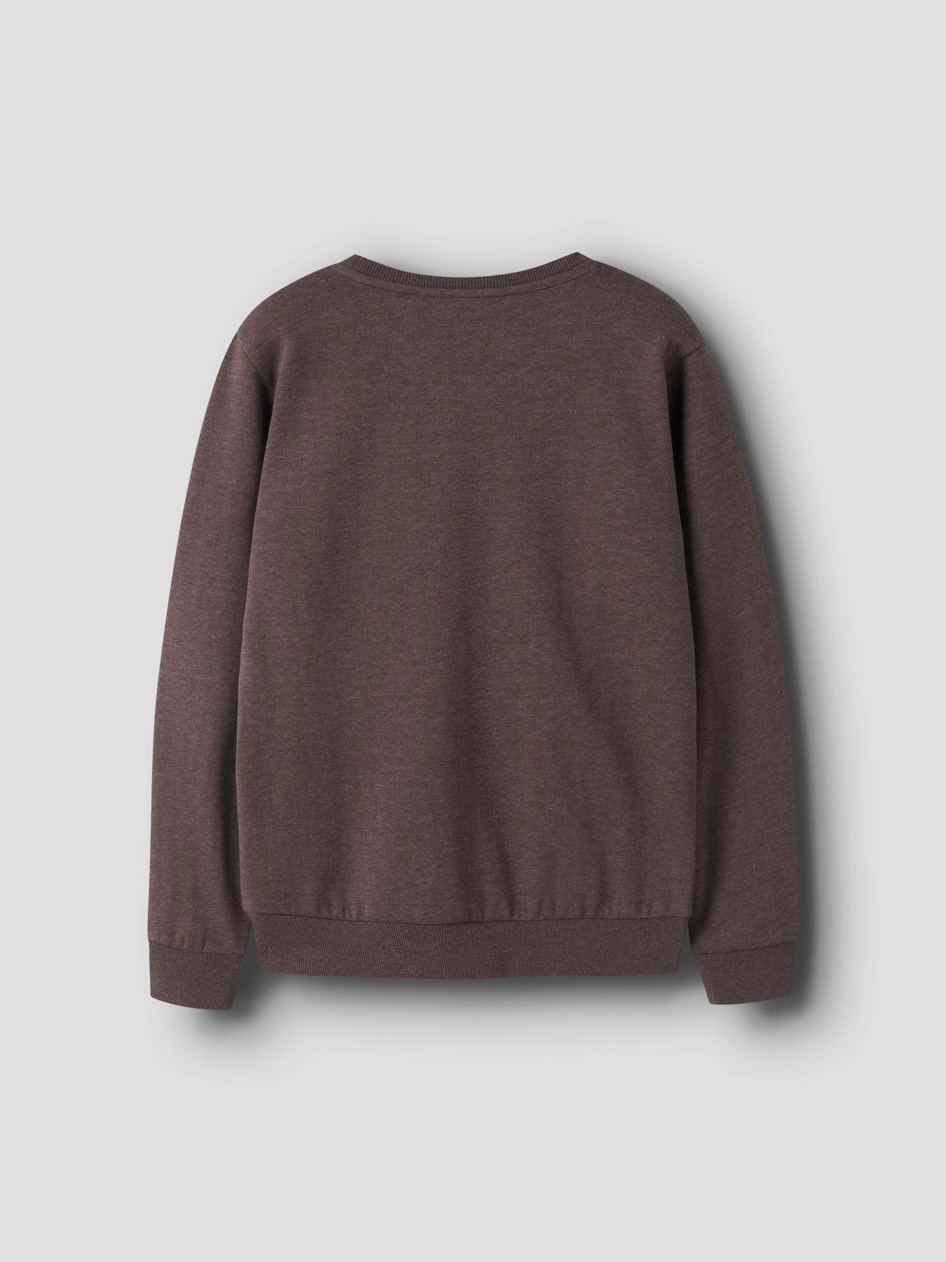 Brun långärmad sweatshirt tröja med rund o-neck till pojke. Barnkläder sweat tröja till ungdom kille.
NKMVIMO LS SWEAT BRU NOOS
13220321