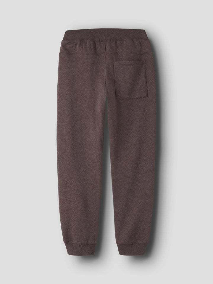 Bruna mys byxa i sweat. Joggers, joggingbyxa till pojke. Byxor jogging till kille.
NKMVIMO SWE PANT BRU NOOS
13220322