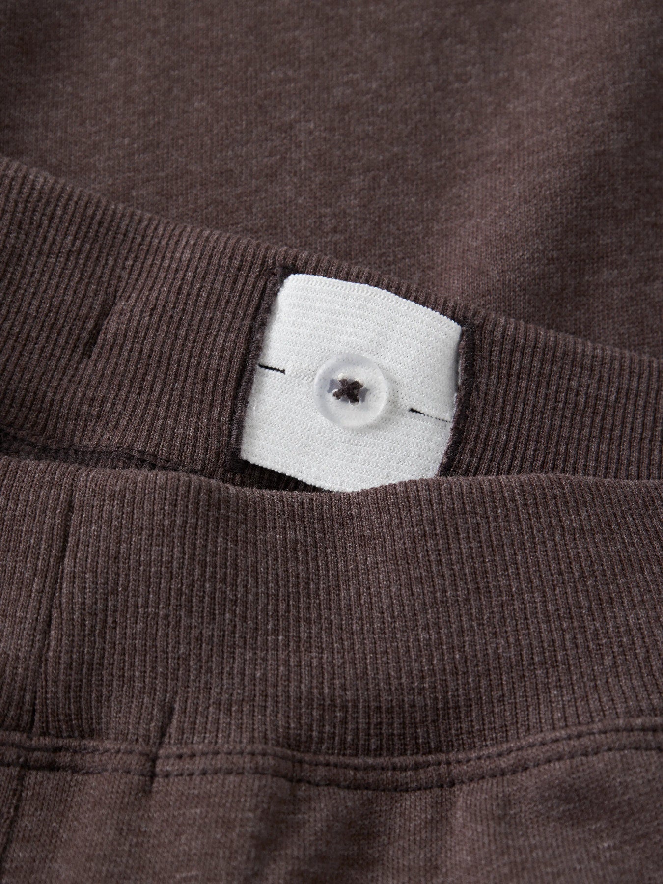 Bruna mys byxa i sweat. Joggers, joggingbyxa till pojke. Byxor jogging till kille.
NKMVIMO SWE PANT BRU NOOS
13220322