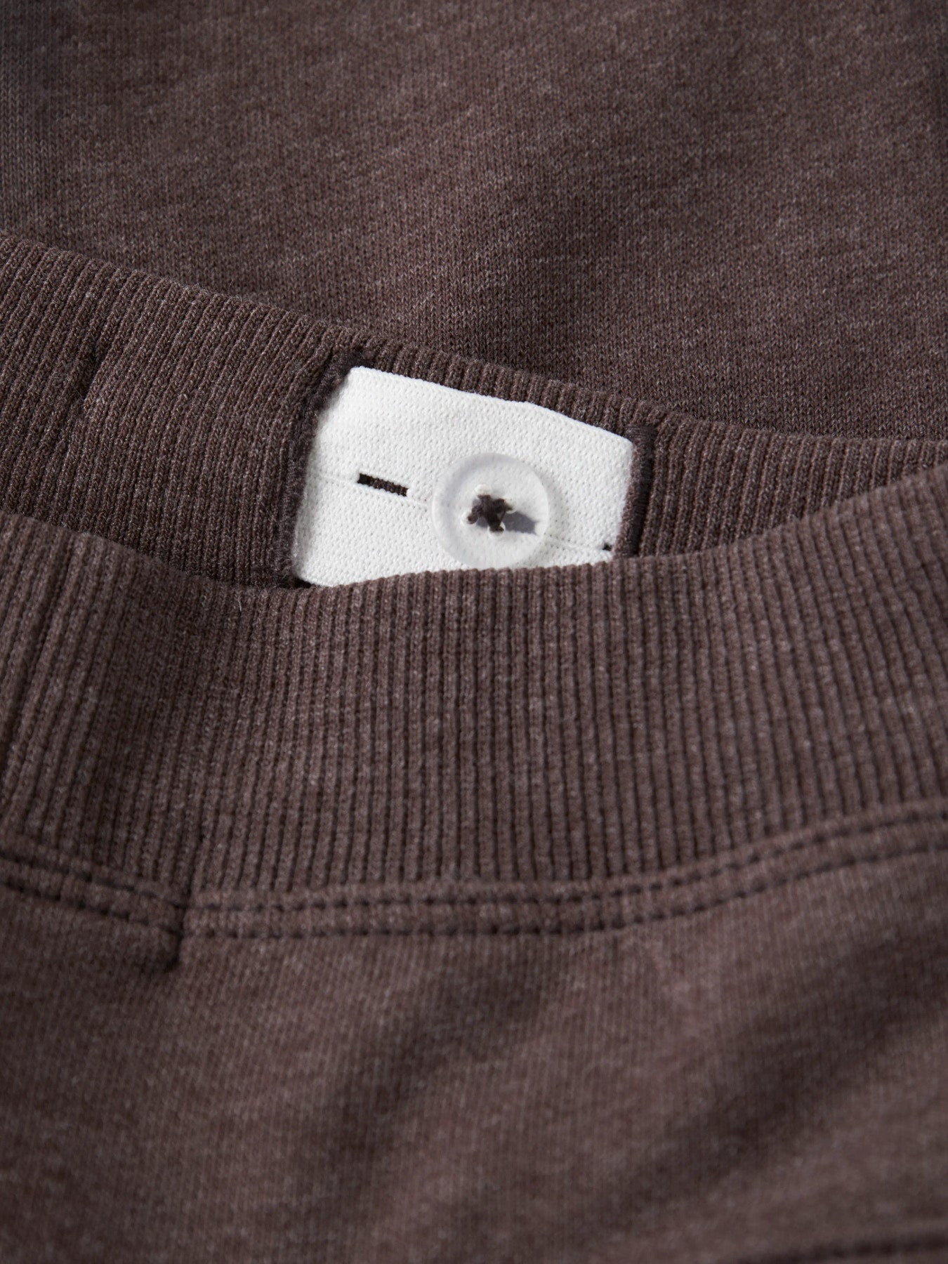 Bruna mys byxa till pojke. Joggers till liten kille från Name it.
NMMVIMO SWE PANT BRU NOOS
13220380