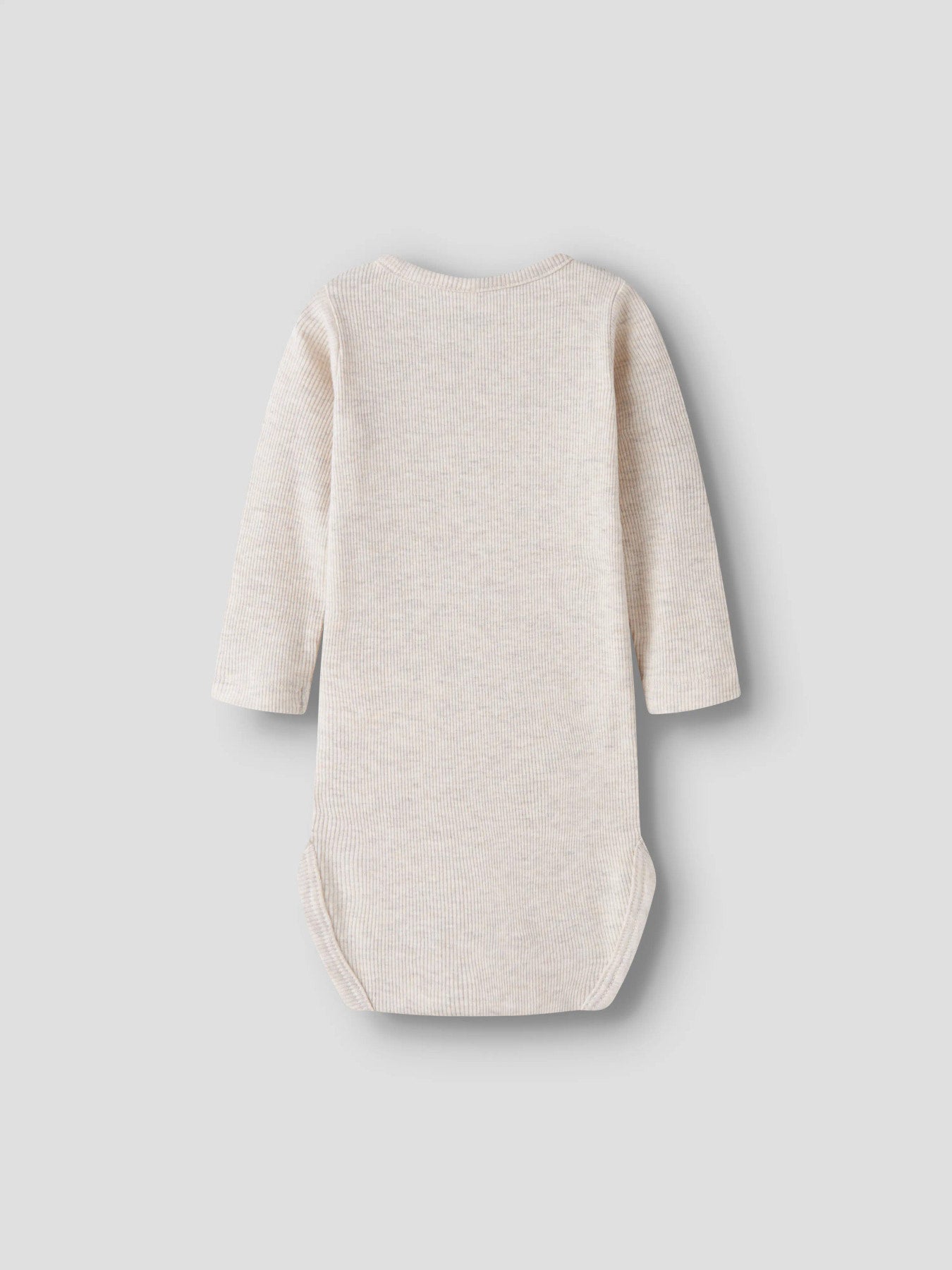 Ljus beige natur vit baby body till nyfödd pojke och flicka. Långärmad ribbad bebis body i ekologisk bomull från Name it.
NBNKAB LS BODY NOOS
13226313