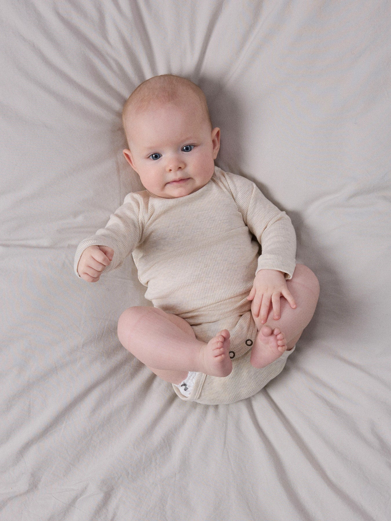 Ljus beige natur vit baby body till nyfödd pojke och flicka. Långärmad ribbad bebis body i ekologisk bomull från Name it.
NBNKAB LS BODY NOOS
13226313
