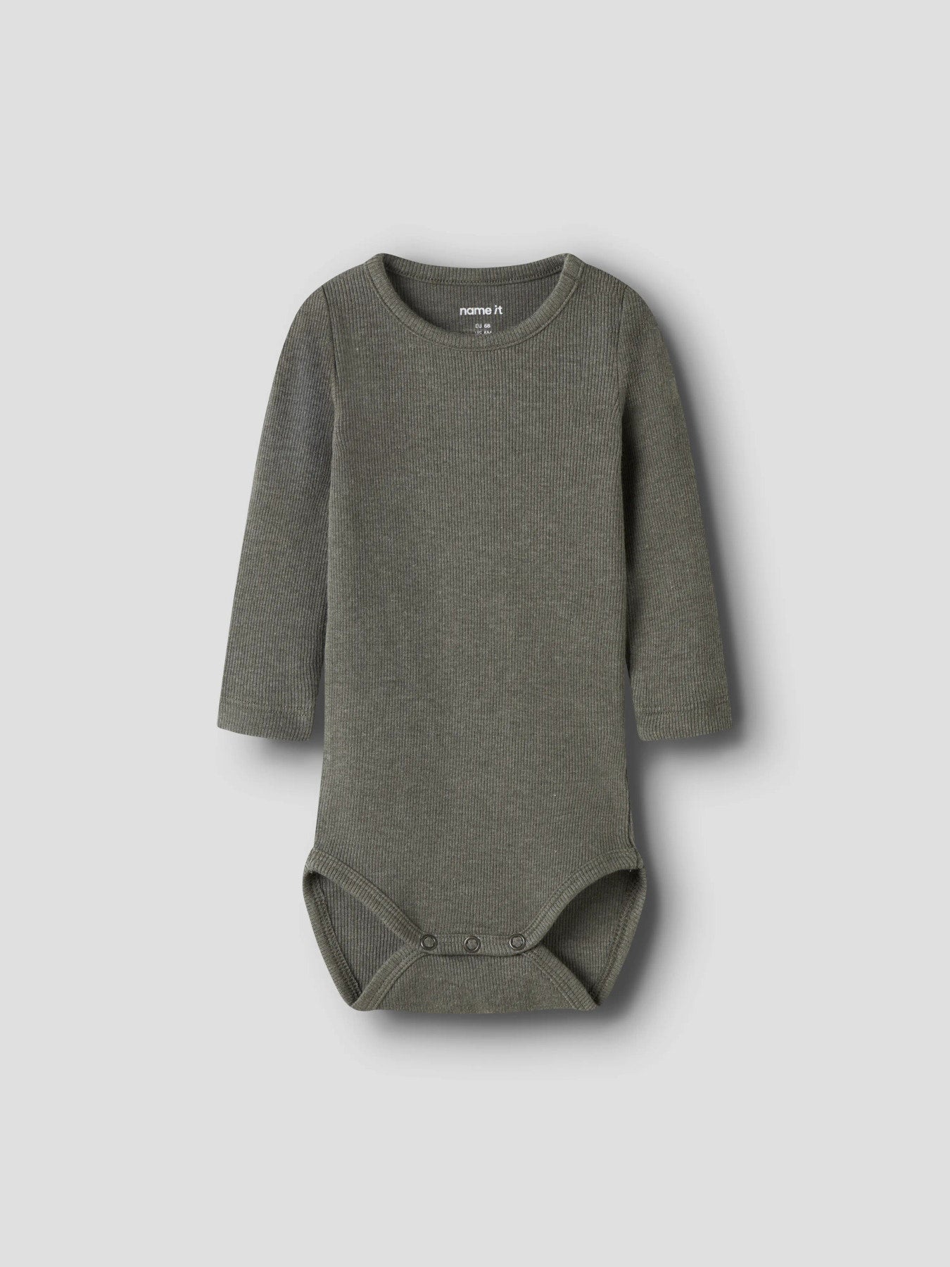 Oliv grön baby body till nyfödd pojke och flicka. Långärmad ribbad bebis body i ekologisk bomull från Name it.
NBNKAB LS BODY NOOS
13226313