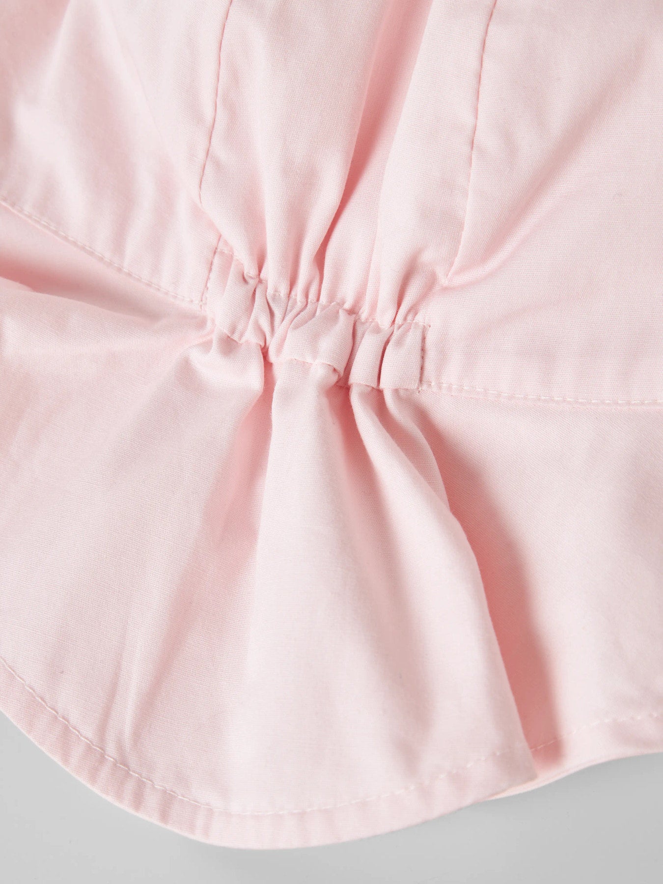 Ljus rosa solhatt till barn med band att knyta under hakan. Sol hatt rosa till flicka från Name it.
NMNZILU UV HAT
13226582
