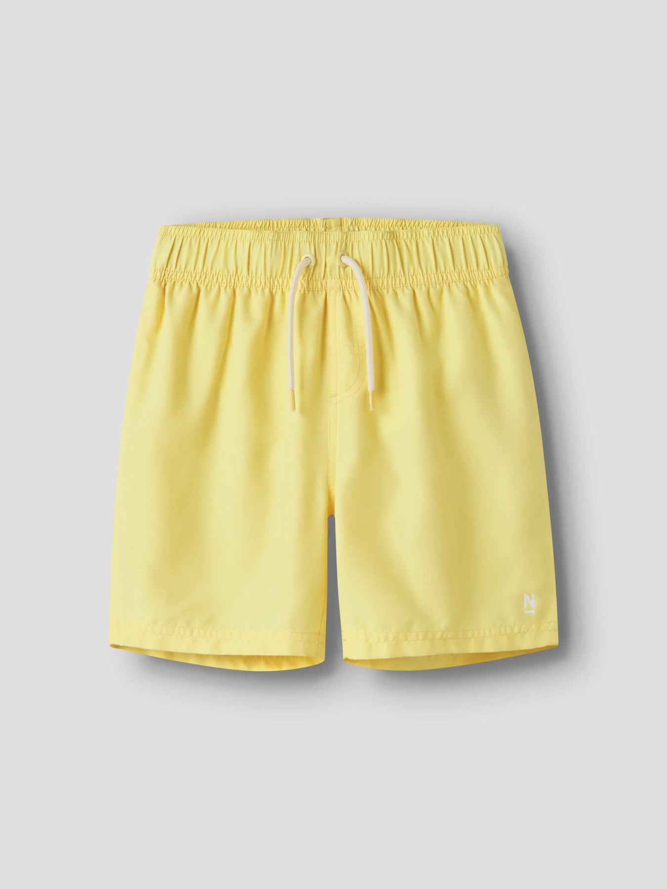 Enfärgade gula badshorts till pojke. Snygga bad shorts, badkläder till barn och ungdom kille från Name it.
NKMZABA SWIM SHORTS BOX
13226651