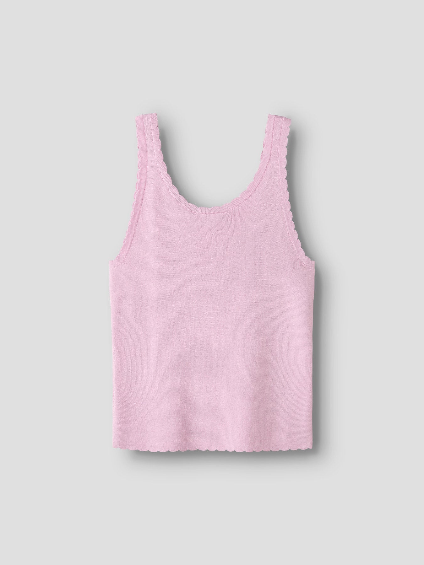 Rosa stickat linne till tjej. Ekovero linne till flicka, rosa färg. Fina detaljer och vackert, trendigt linne från Name it.
NKFFILISA KNIT STRAP TOP
13227354