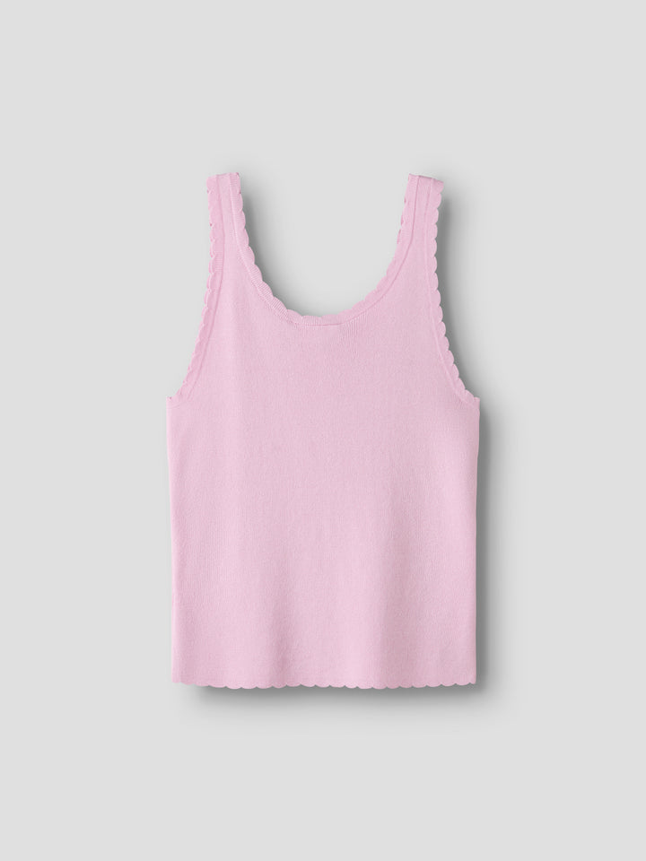 Rosa stickat linne till tjej. Ekovero linne till flicka, rosa färg. Fina detaljer och vackert, trendigt linne från Name it.
NKFFILISA KNIT STRAP TOP
13227354
