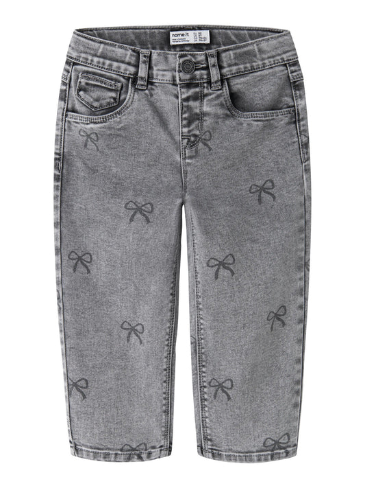 Cool mönstrad grå jeans till flicka. Jeans byxor med rosetter till liten tjej.
NMFBELLA MOM SHAPED JEANS 3555-ON NOOS
13227368