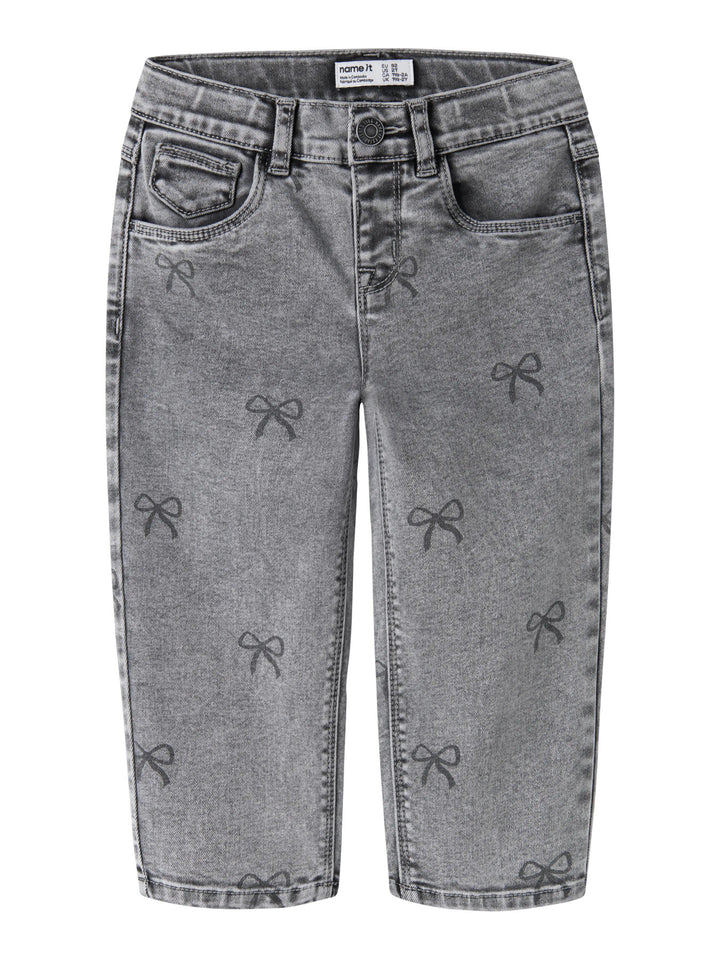 Cool mönstrad grå jeans till flicka. Jeans byxor med rosetter till liten tjej.
NMFBELLA MOM SHAPED JEANS 3555-ON NOOS
13227368