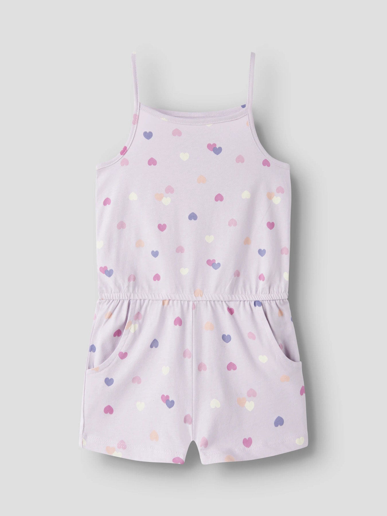 Lila jumpsuit med hjärtan i rosa och blått till flicka. Sunsuit, jumpsuit med smala axelband till flicka från Name it.
NMFVIGGA STRAP SUIT
13228171