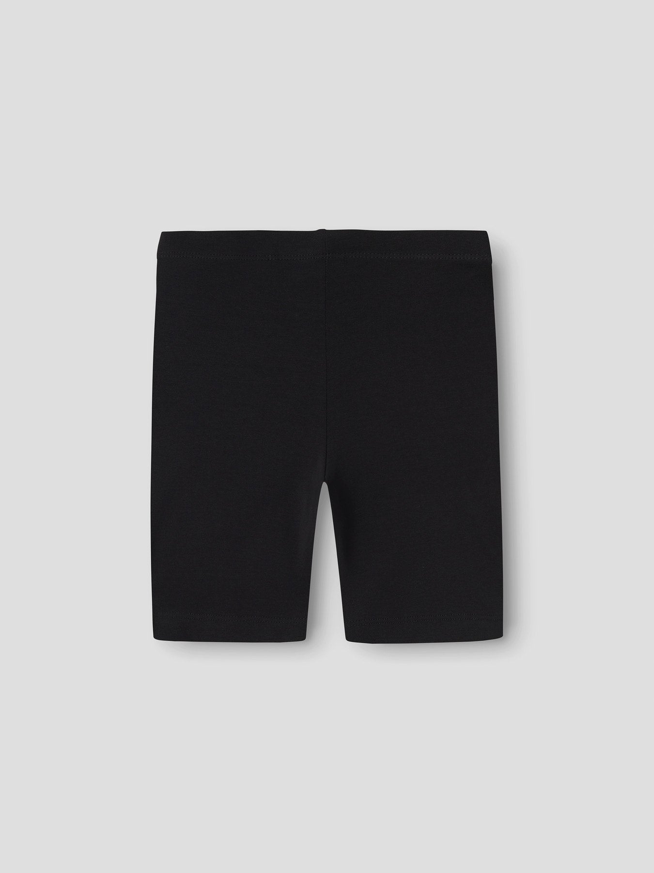 Svarta cykelbyxor till flicka. Korta biker shorts, cykelbyxa till tjej, flicka från Name it.
NKFVIVIAN SHORT LEGGING NOOS
13228199