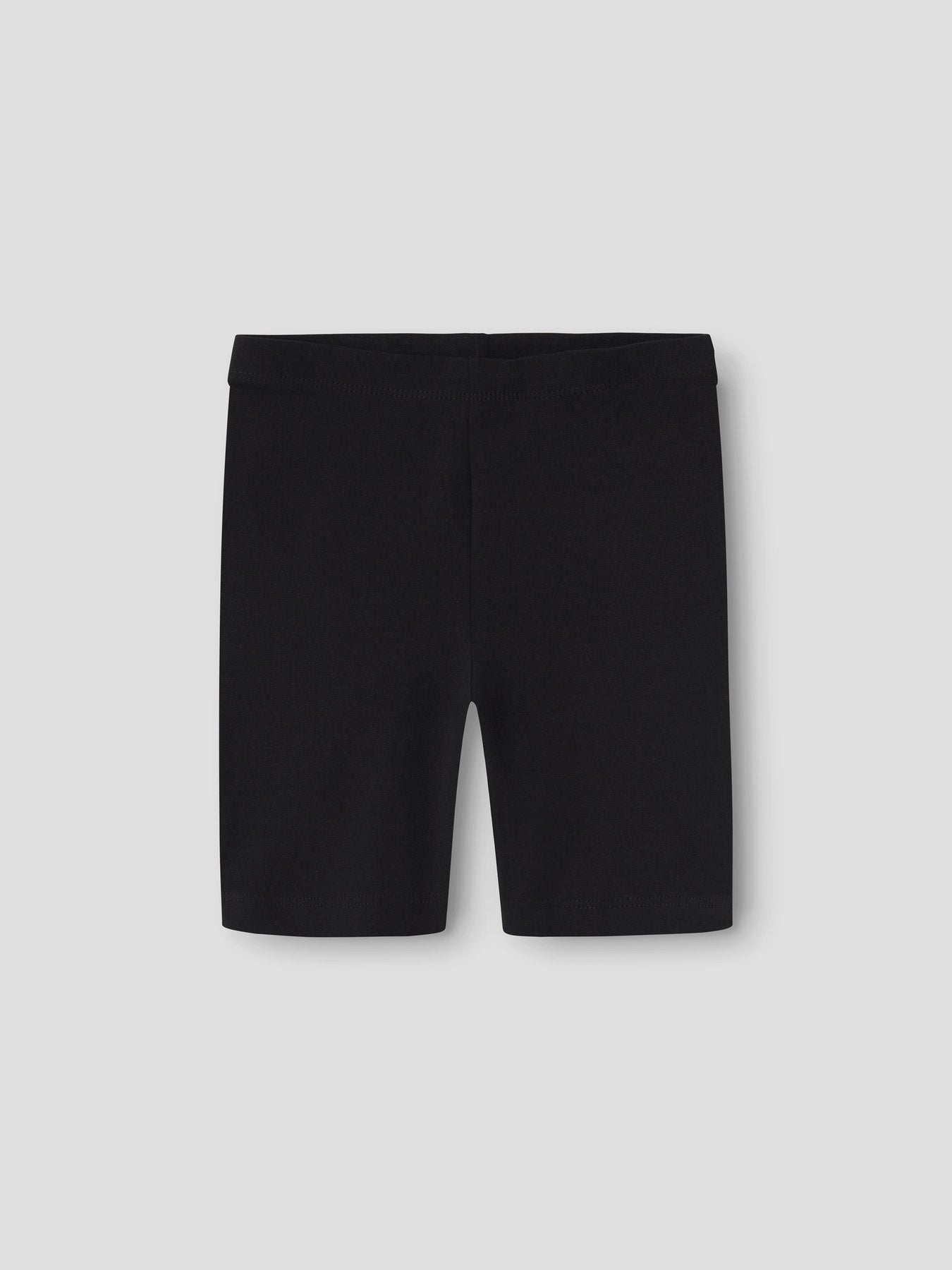 Svarta cykelbyxor till flicka. Korta biker shorts, cykelbyxa till flicka från Name it.
NKFVIVIAN SHORT LEGGING NOOS
13228199