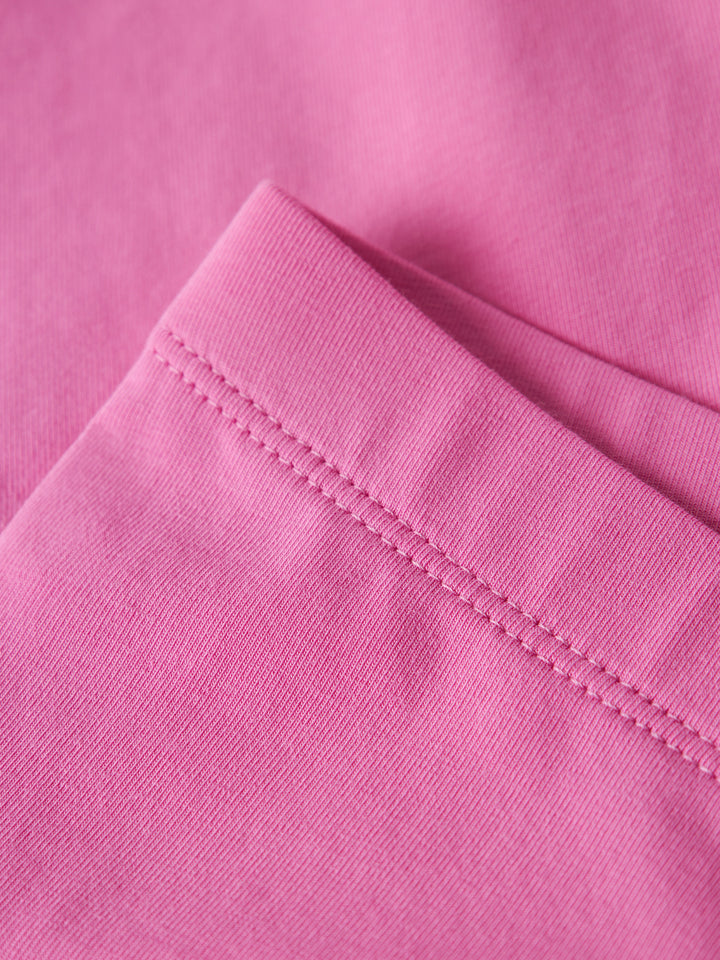 Rosa cykelbyxor till flicka. Korta biker shorts, cykelbyxa till flicka från Name it.
NKFVIVIAN SHORT LEGGING NOOS
13228199