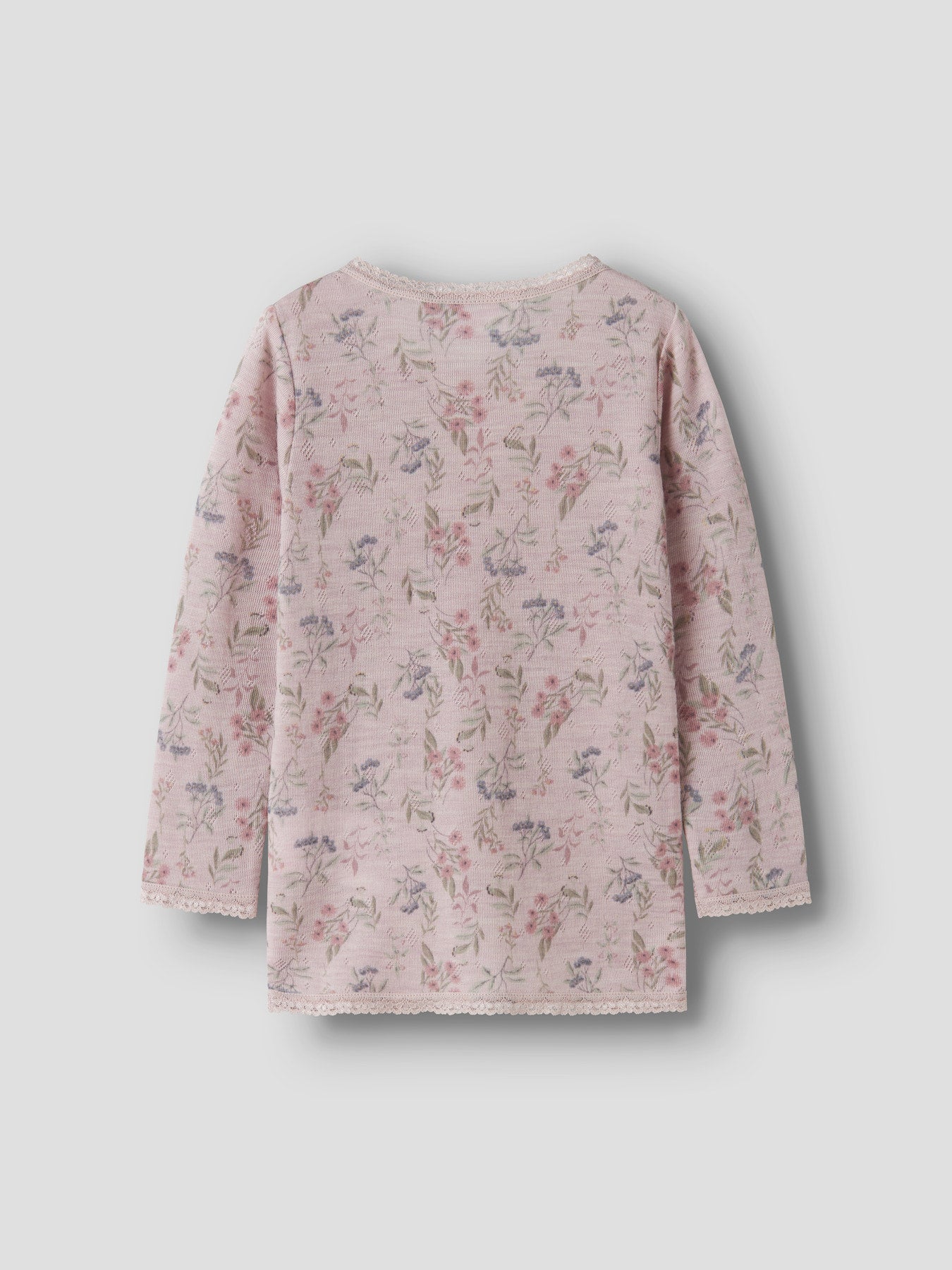 Name It Wang långärmad merinoullströja med blommönster i färgen Violet Ice för mini flicka.