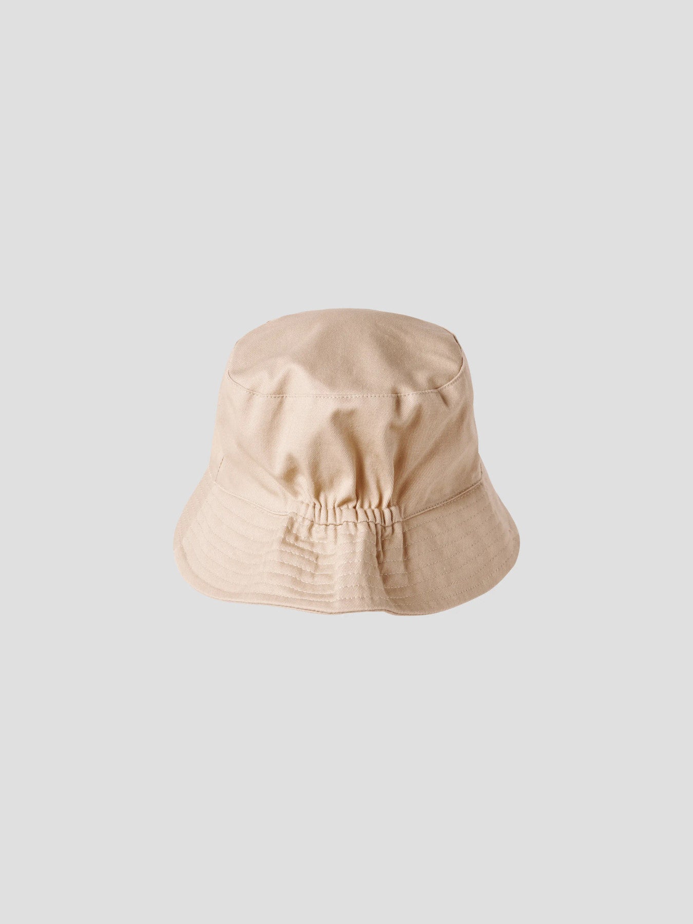 Beige bucket hat till barn. Solhatt, fiskarhatt till flicka och pojke. Beige hatt buckethat från Name it.
NKNOLO BUCKET HAT
13228693