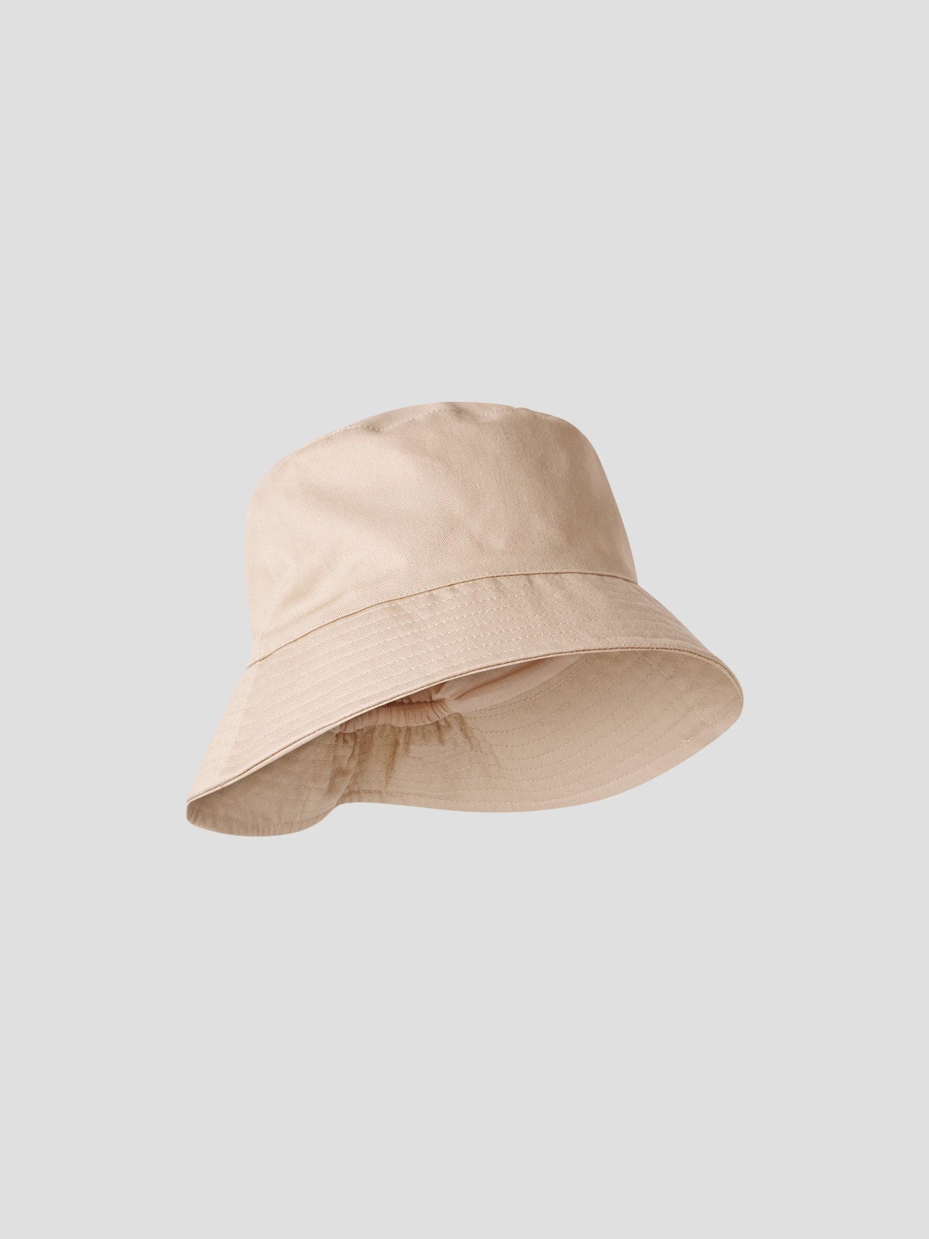 Beige bucket hat till barn. Solhatt, fiskarhatt till flicka och pojke. Beige hatt buckethat från Name it.
NKNOLO BUCKET HAT
13228693