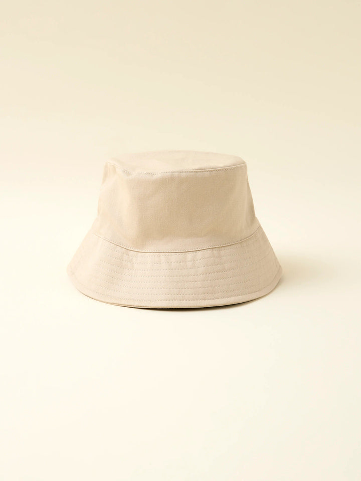 Beige bucket hat till barn. Solhatt, fiskarhatt till flicka och pojke. Beige hatt buckethat från Name it.
NKNOLO BUCKET HAT
13228693