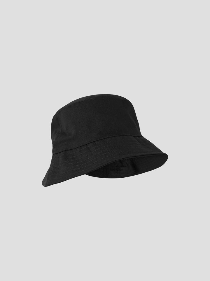 Svart bucket hat till barn. Solhatt, fiskarhatt till flicka och pojke. Beige hatt buckethat från Name it.
NKNOLO BUCKET HAT
13228693