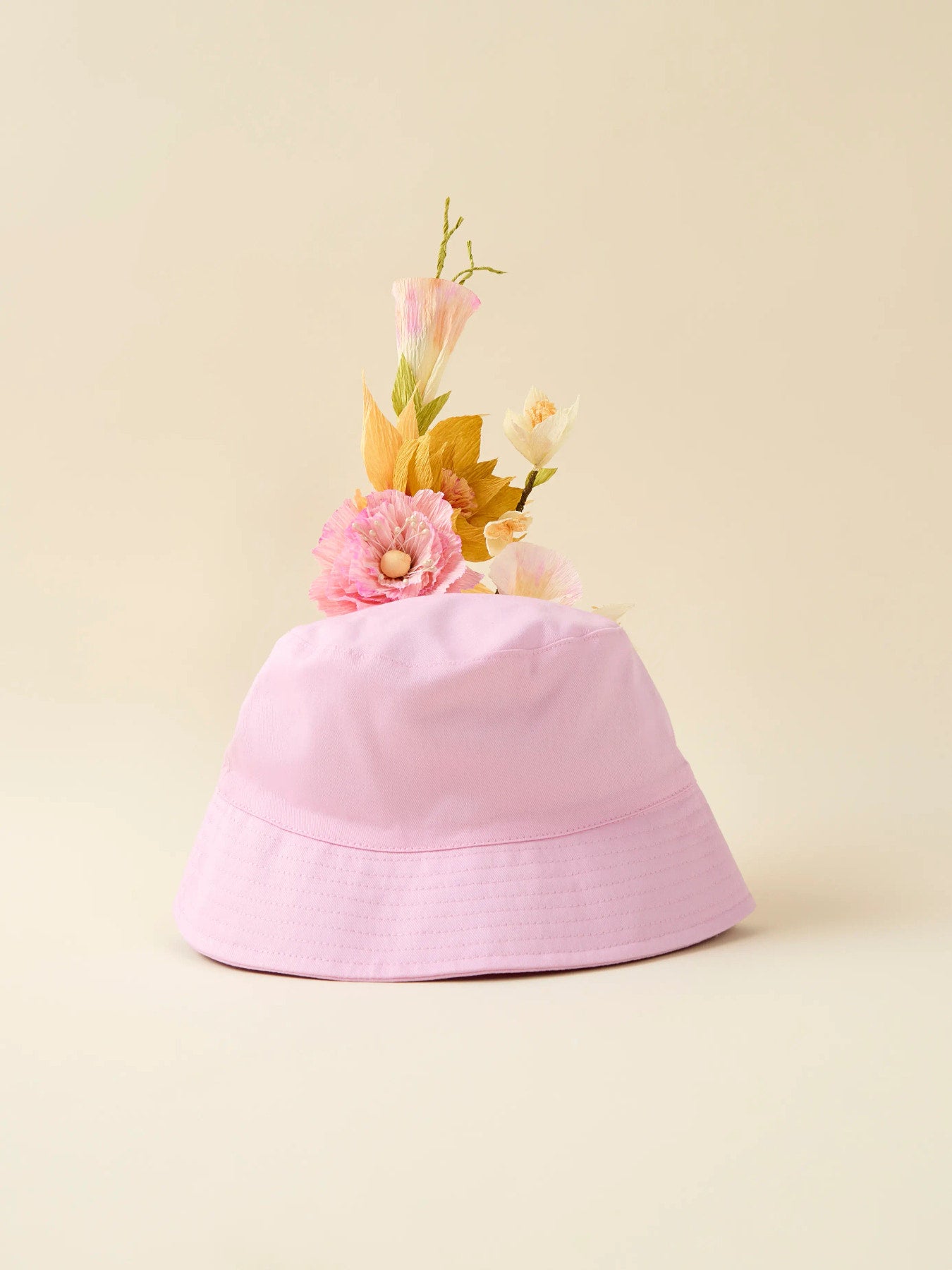 Rosa bucket hat till barn. Solhatt, fiskarhatt till flicka och pojke. Beige hatt buckethat från Name it.
NKNOLO BUCKET HAT
13228693