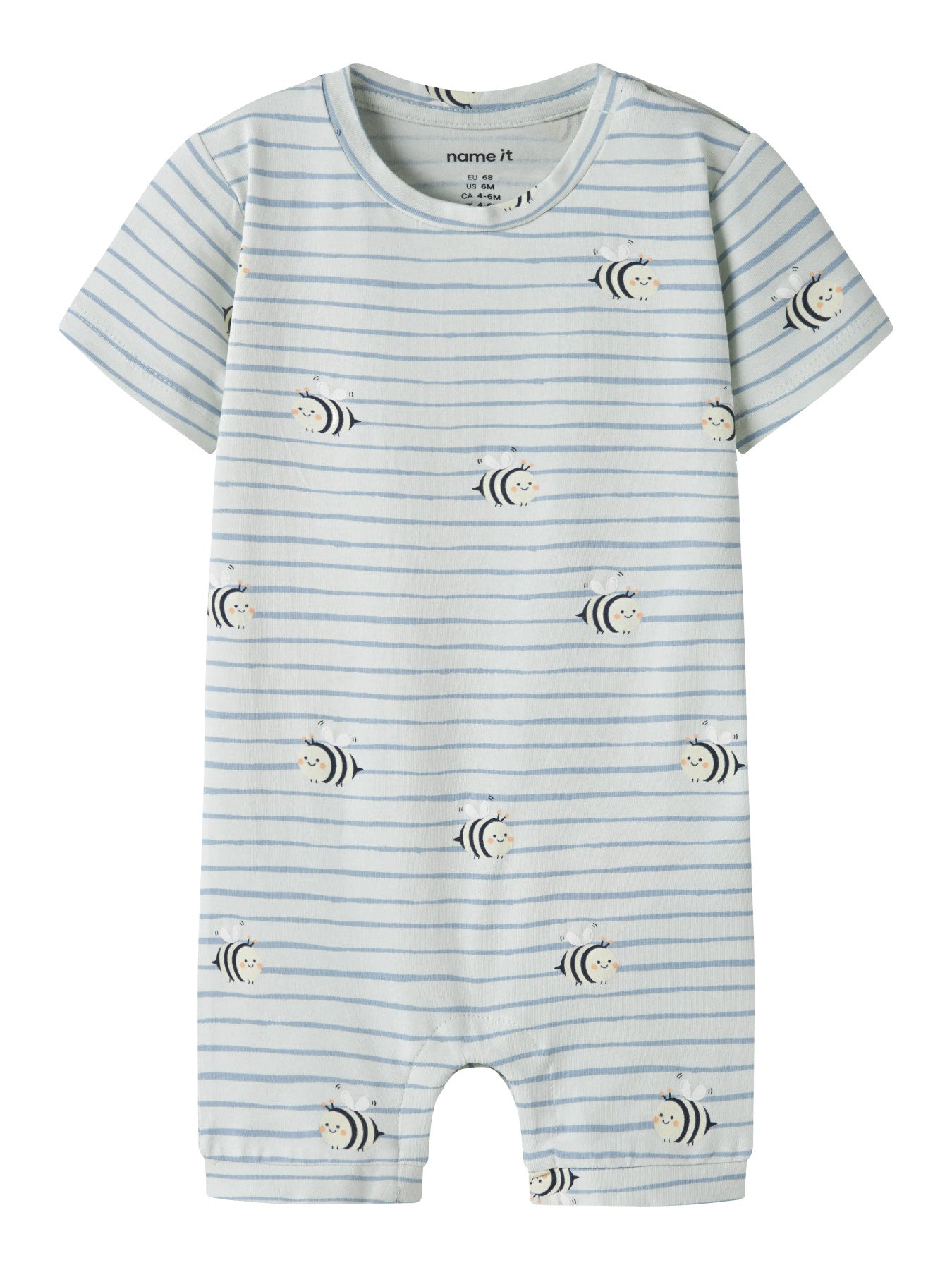 Blå randig sunsuit till baby pojke. Solig overall soldräkt till nyfödd bebis pojke. Mönstrad bodysuit med bin, onesies från Name it, ekologiska bebis kläder.
NBMVROELS SUNSUIT BOX
13229234