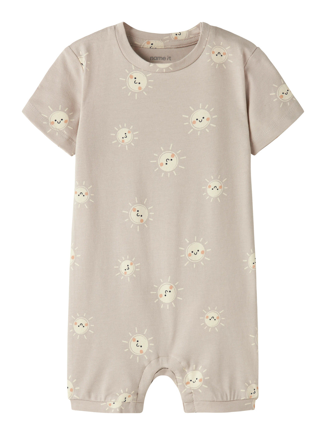 Beige sunsuit till baby pojke. Solig overall soldräkt till nyfödd bebis pojke. Mönstrad bodysuit med solar, onesies från Name it, ekologiska bebis kläder.
NBMVROELS SUNSUIT BOX
13229234