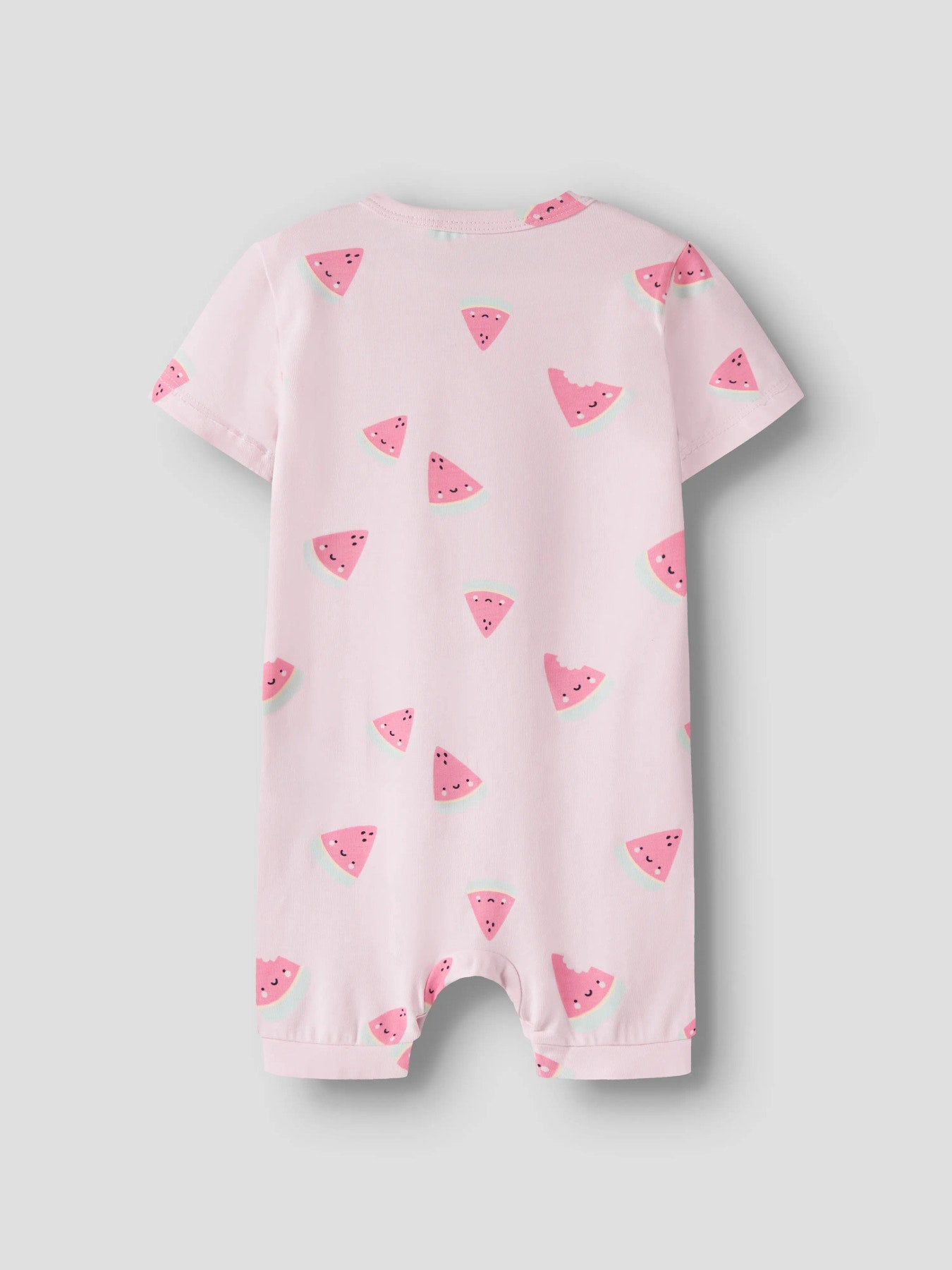 Ljus rosa sunsuit till baby flicka. Soloverall soldräkt till nyfödd bebis flicka. Mönstrad bodysuit med meloner, onesies från Name it, ekologiska bebis kläder.
NBFVANDORA SUNSUIT BOX
13229241