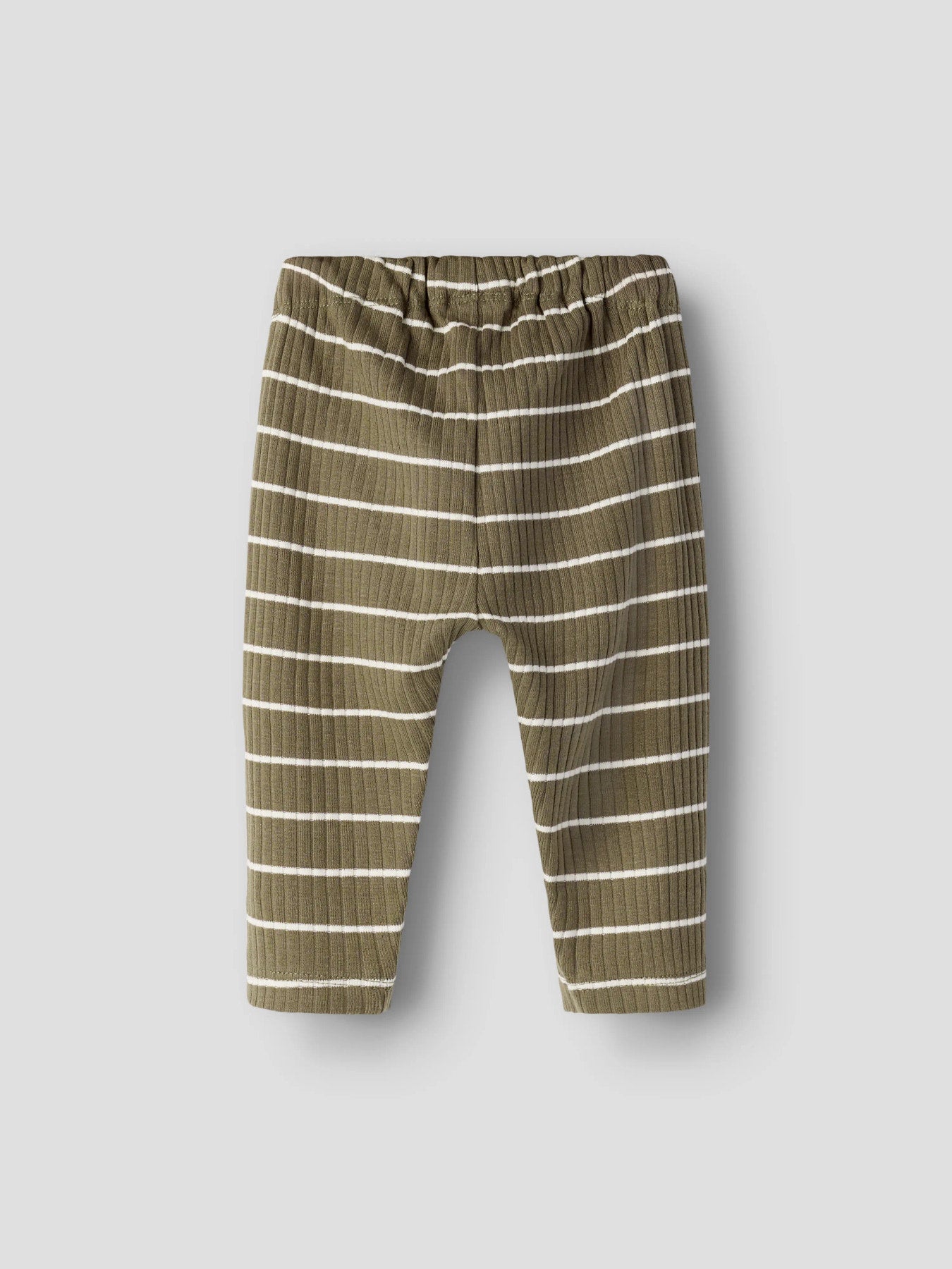 Randig brun och vit baby byxa till bebis pojke. Bebis byxa, ekologiska barnkläder till nyfödd pojke från Lil 'Atelier.
NBMKAIL REG PANT LIL NOOS
13232016