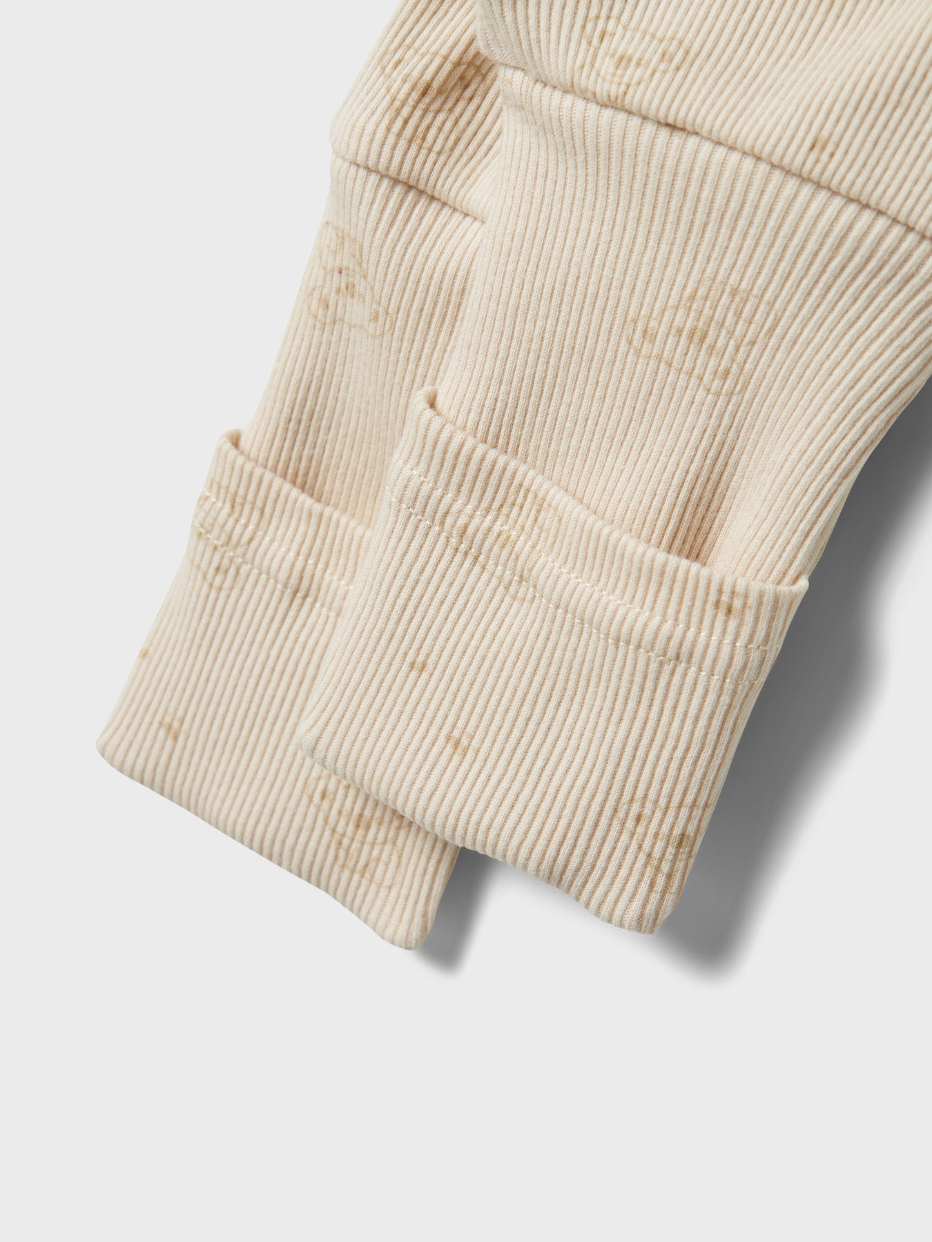 Ribbad baby pyjamas till nyfödd bebis flicka och pojke. Ekologisk baby pyjamas med dragkedja mönstrad med koala björnar. Pyjamas med valbar fot, så du väljer själv om du vill ge din baby pojke och bebis flicka pyjamas med fot eller utan fot.
NBNNIGHTSUIT ZIP FF RAINY KOALA NOOS
13232747