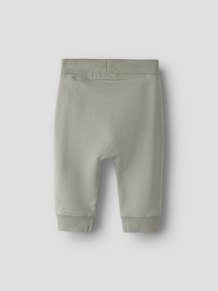 Grön unisex sweat byxa till baby flicka och bebis pojke. Unisex byxa till nyfödd i ekologisk bomull från Name it.
NBNTAKKI SWEAT PANT NOOS
13235556