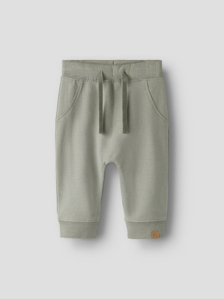 Grön unisex sweat byxa till baby flicka och bebis pojke. Unisex byxa till nyfödd i ekologisk bomull från Name it.
NBNTAKKI SWEAT PANT NOOS
13235556