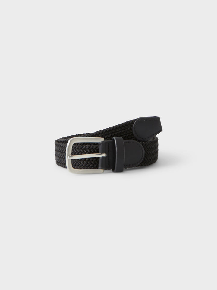 Name It flätat svart bälte med stretch för barn pojke i färgen Black.