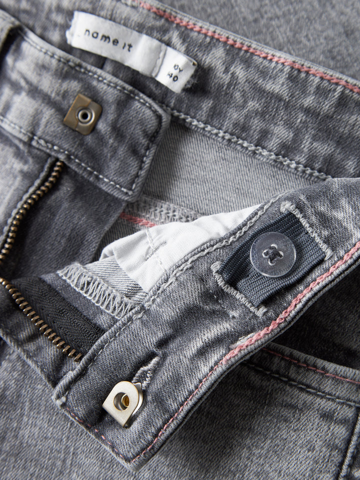 Name It bootcut jeans för flicka med dekorativa bakfickor i grå denim