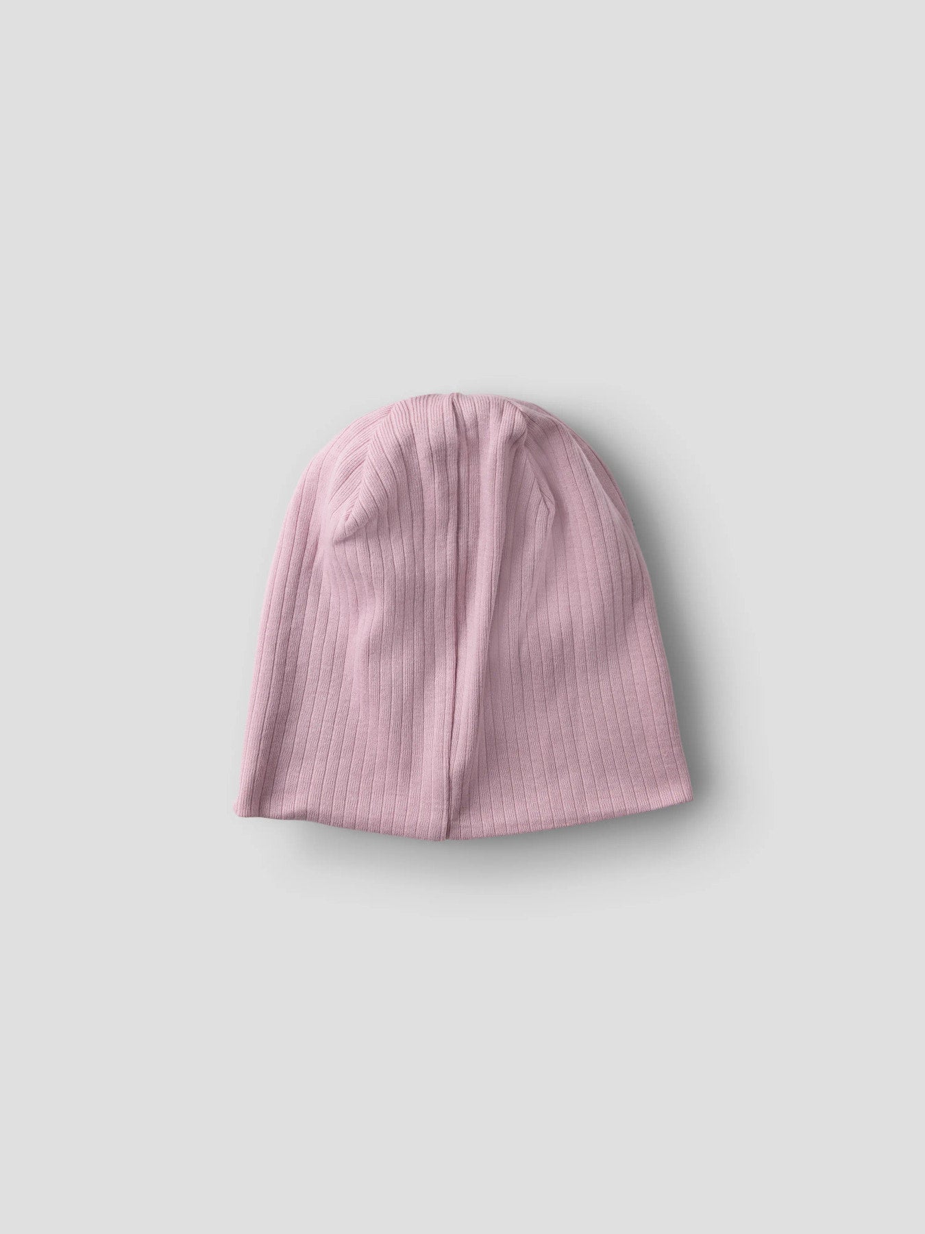 Ribbad ljus rosa tunn vår mössa till flicka. Mjuk skön mössa i ekologisk bomull från Name it.
NMNMEX BEANIE
13238330