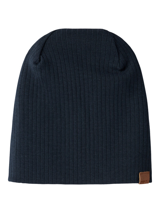 Ribbad mörk blå tunn vår mössa till pojke. Mjuk skön mössa i ekologisk bomull från Name it.
NMNMEX BEANIE
13238330