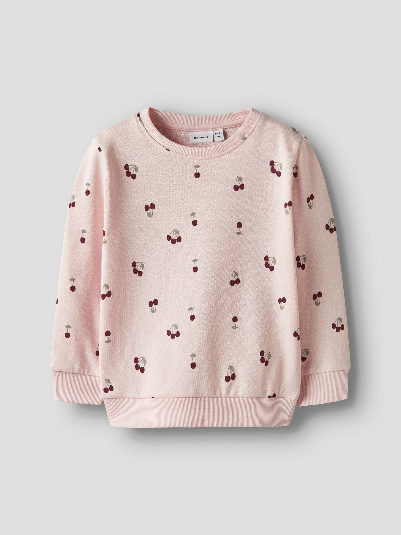 Ljus rosa mönstrad långärmad sweat tröja till flicka. Sweatshirt tröja med körsbär från Name it.
NMFVALBA LS SWEAT UNB NOOS
13238718