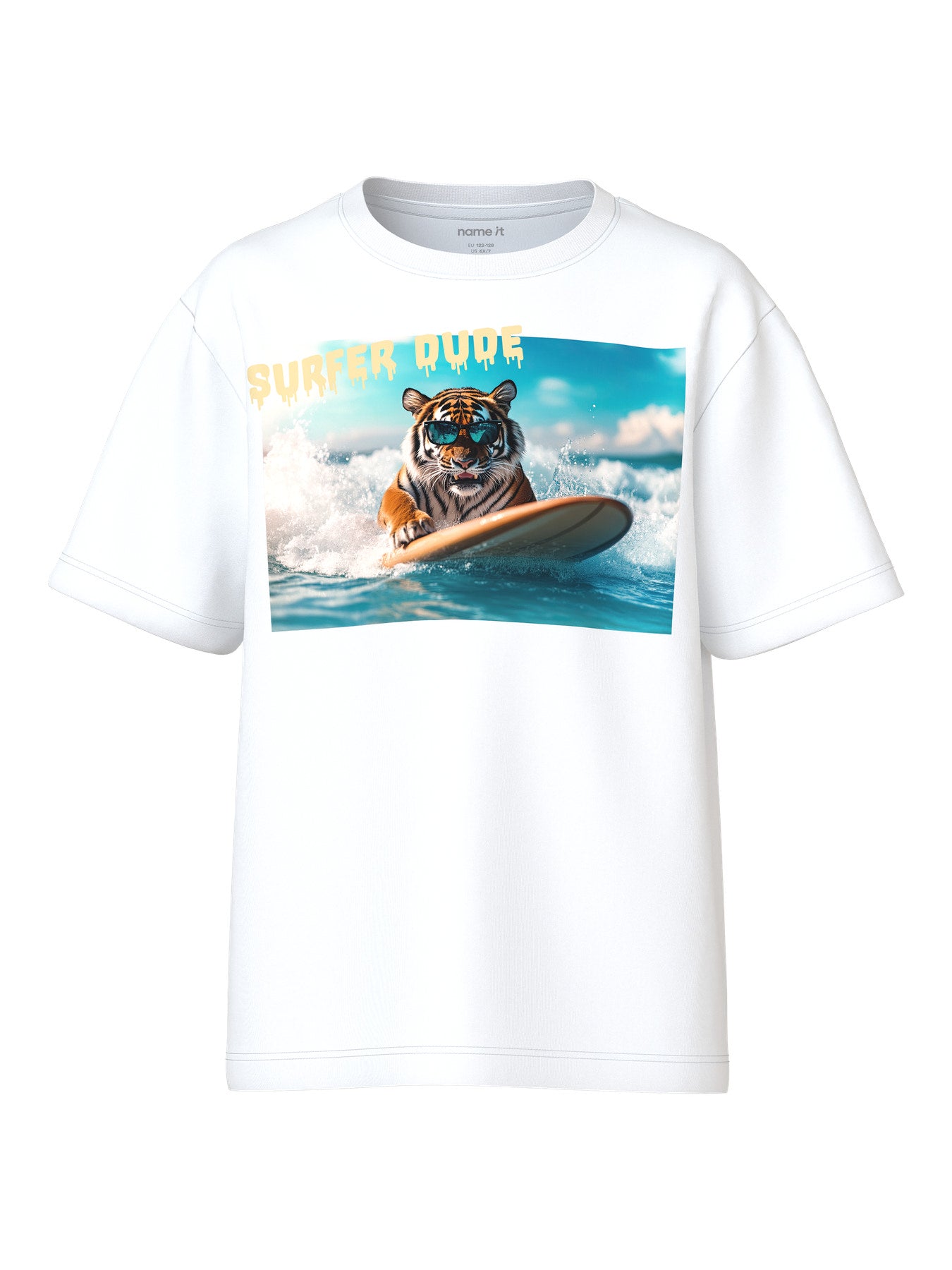 Vit t-shirt med surfande tiger till kille med fotoprint tiger. Tröja kortärmad från Name it till pojke.
NKMVOTO SS NREG TOP
13239070