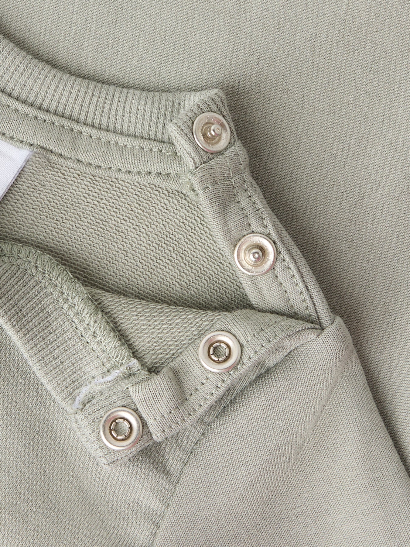 Grön enfärgad långärmad sweat unisex tröja till  baby pojke och bebis flicka. Ekologiska barnkläder från Name it.
NBNTAKKI LS SWEAT NOOS
13239136