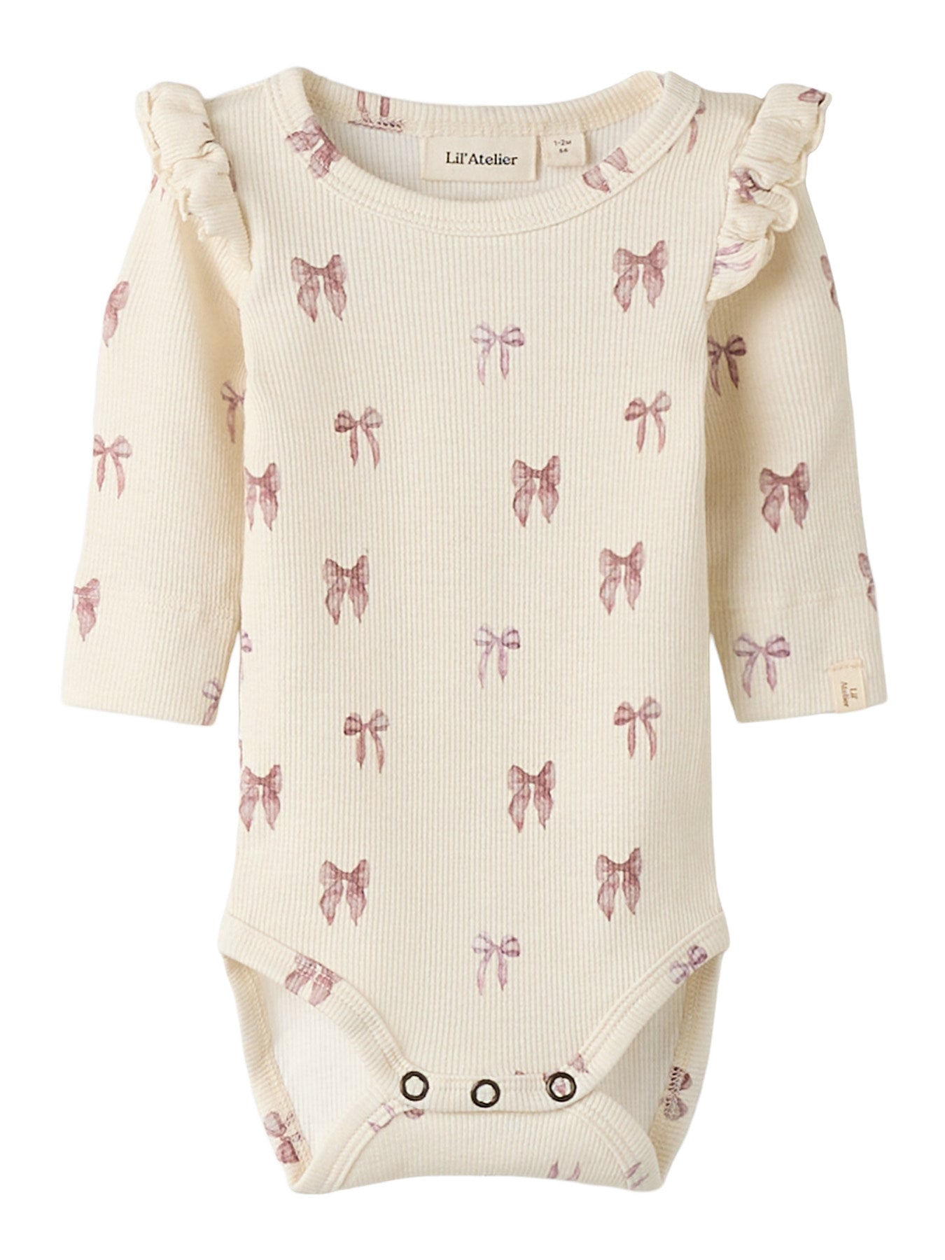 Söt baby body till flicka med rosa rosetter. Gullig volang över axeln på denna bodysuit till tjej från Lil 'Atelier. Ekologiska baby kläder till nyfödd bebis flicka.
NBFGAVO EKO LS SLIM BODY LIL NOOS
13239253