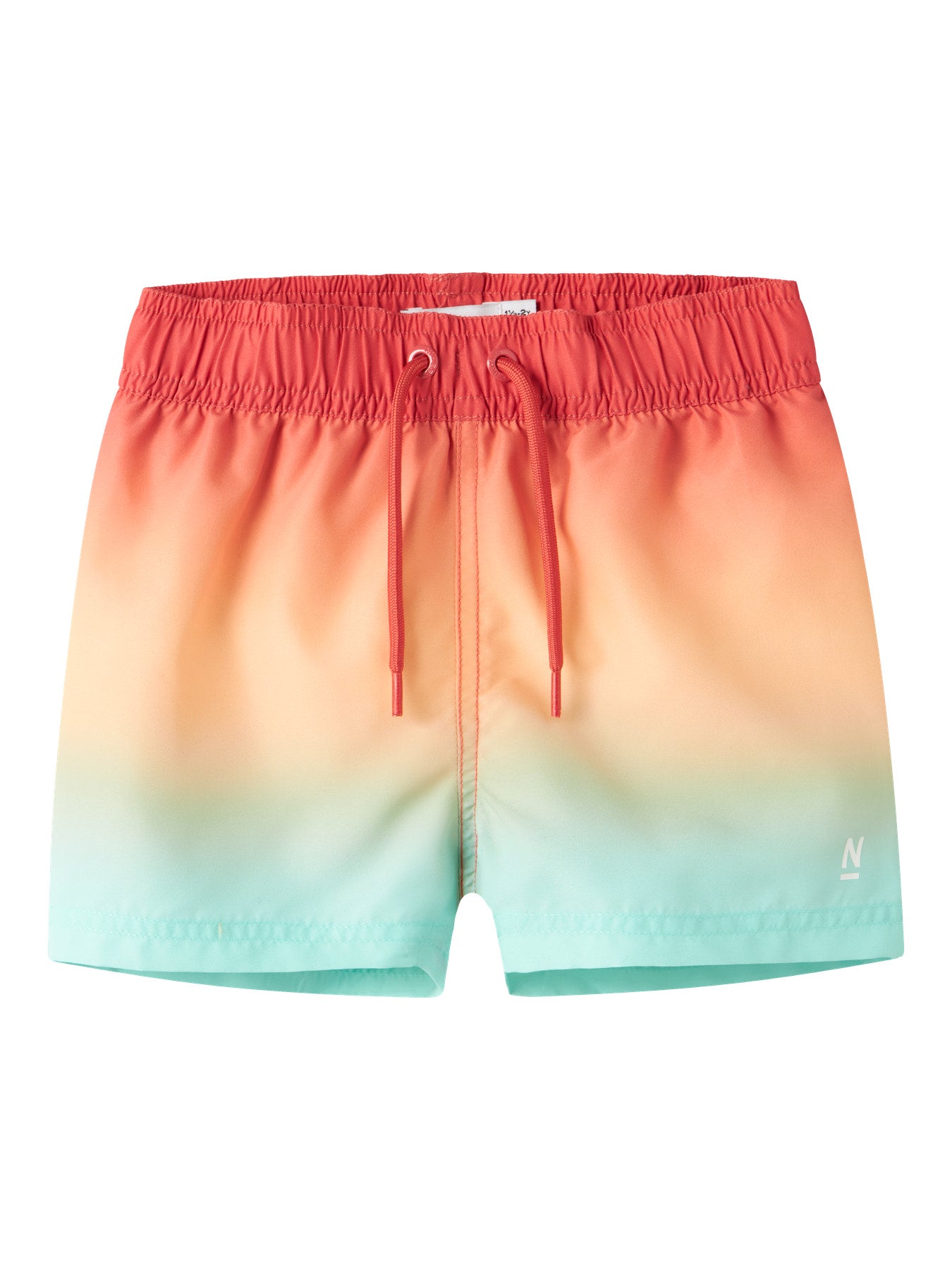 Regnbåges färgade bad shorts till pojke. Badshorts, badbyxor till pojke i återvunnen polyester från Name it. Röda, orange och blå bad shorts till pojke.
NMMZOCCAS SWIM SHORTS
13239800